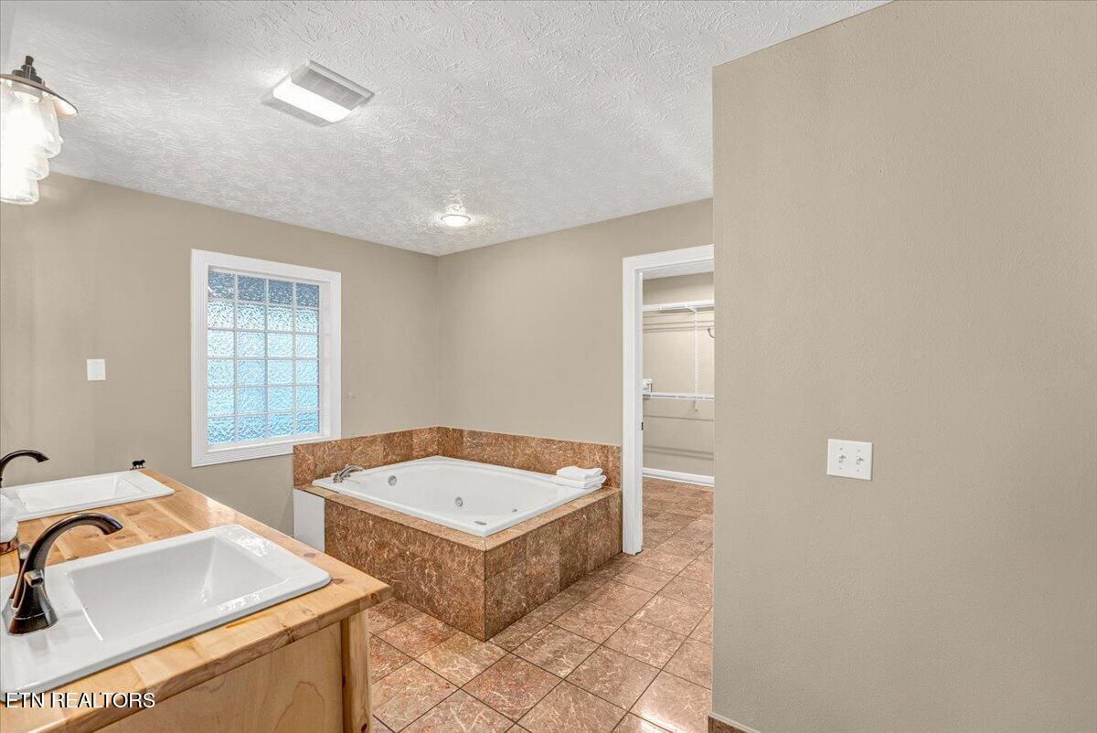 1463 Red Cedar Lane Sevierville TN 37876