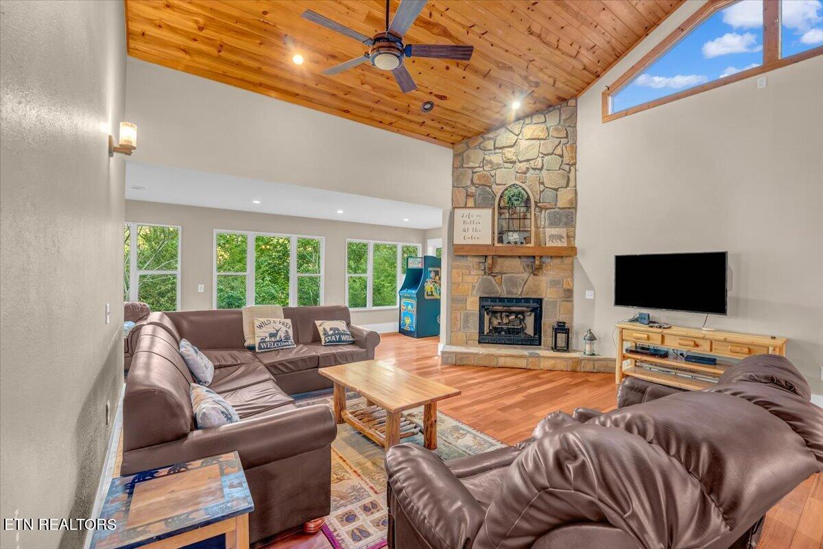 1463 Red Cedar Lane Sevierville TN 37876