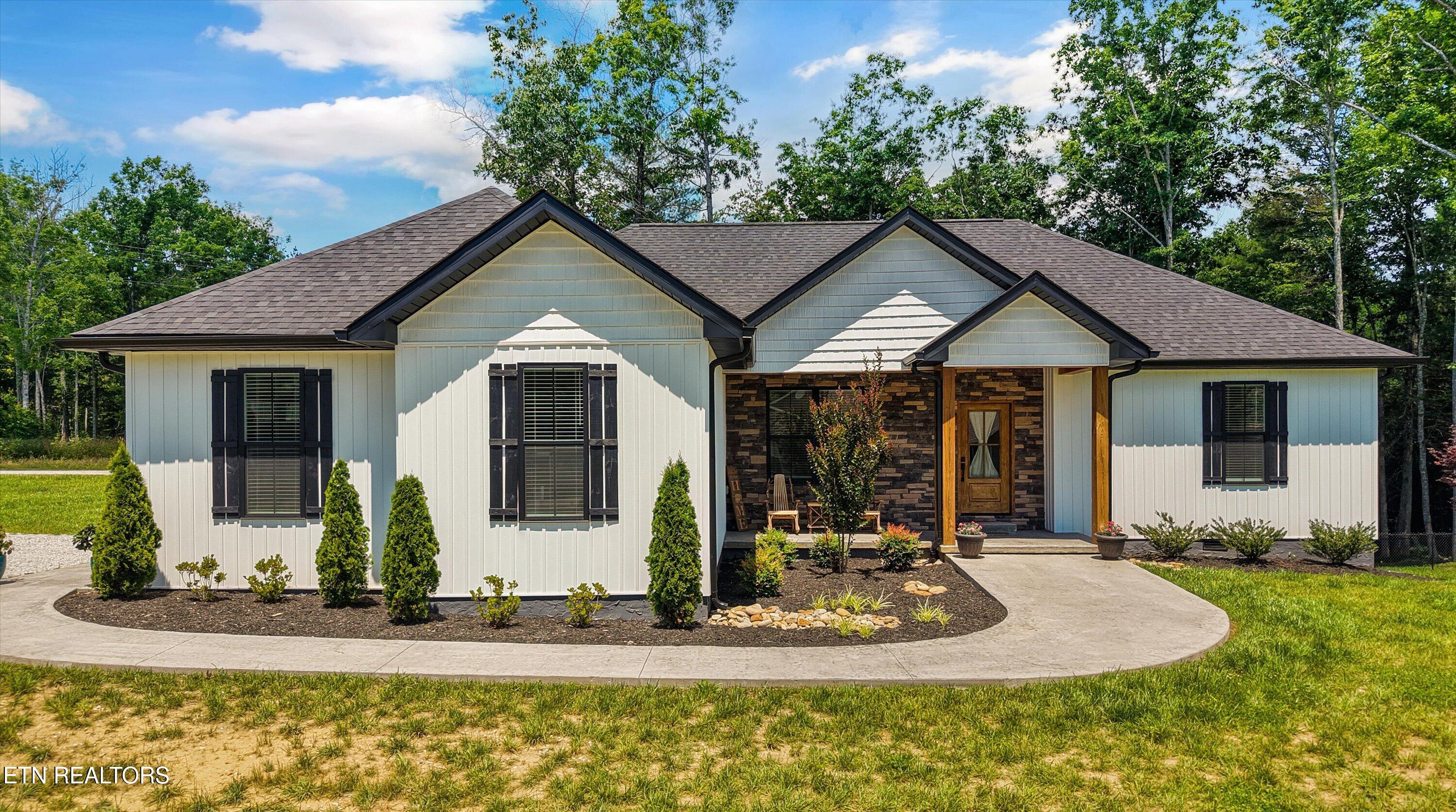 738 Toomey Falls Road Oneida TN 37841