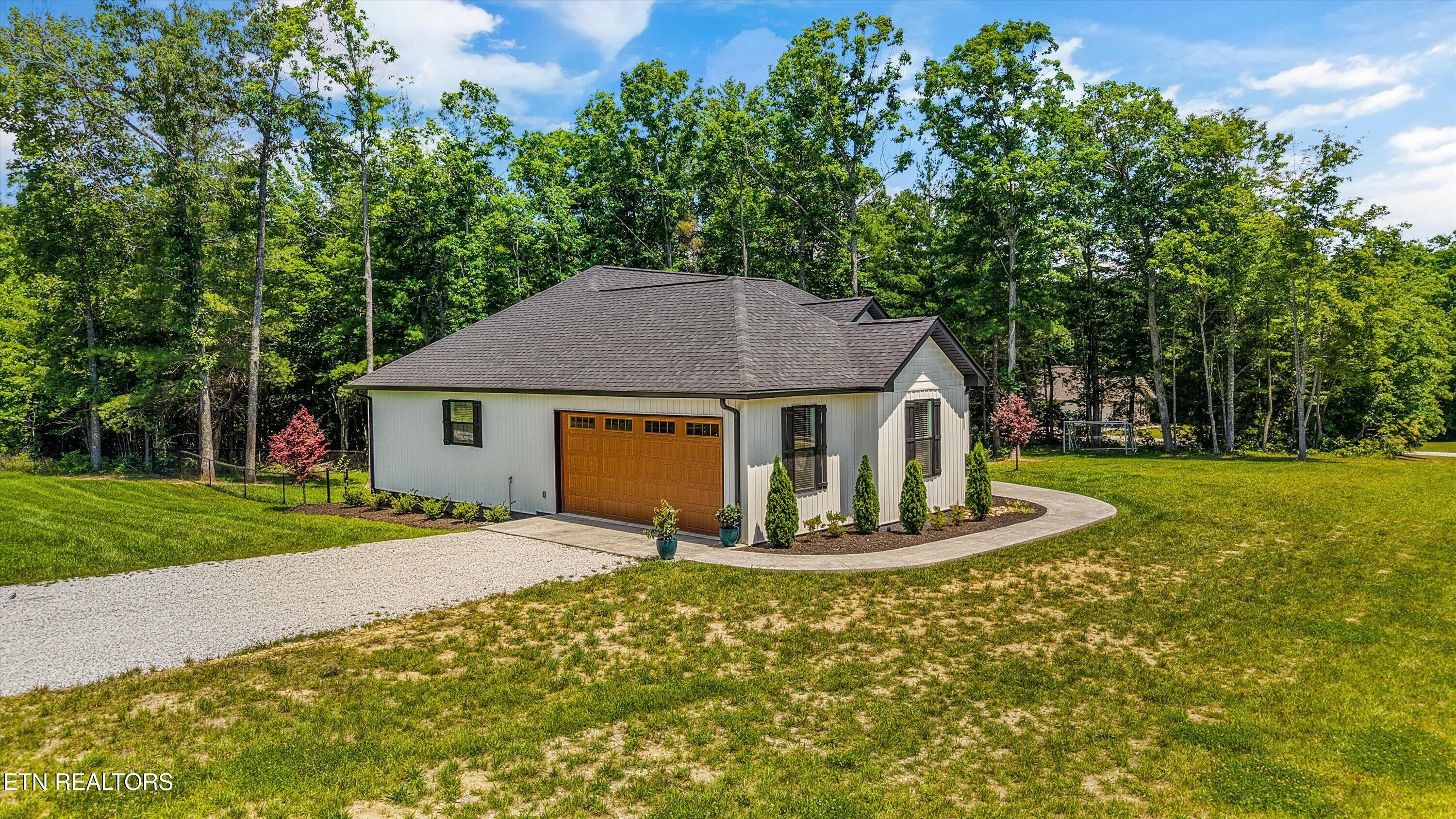 738 Toomey Falls Road Oneida TN 37841