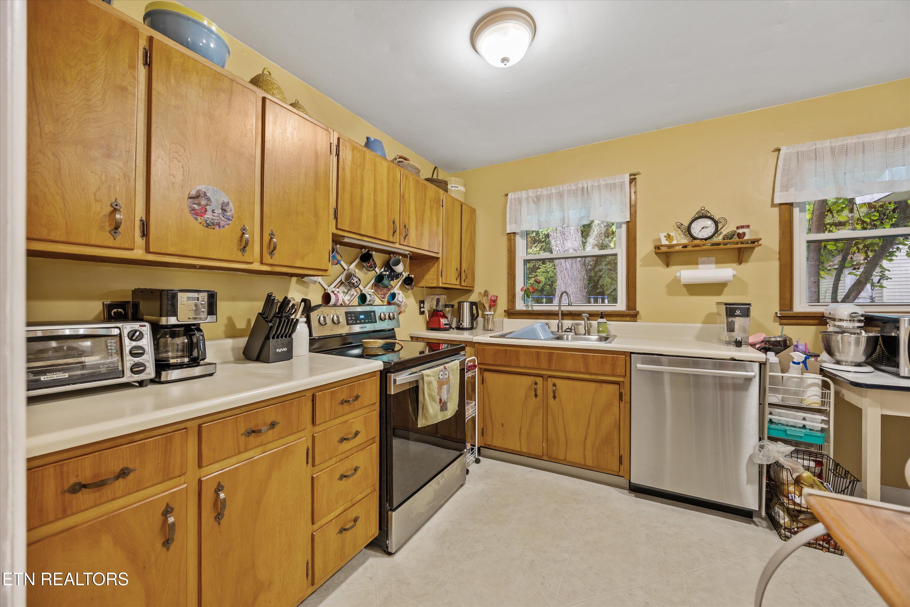 2001 Nandina Drive Knoxville TN 37912