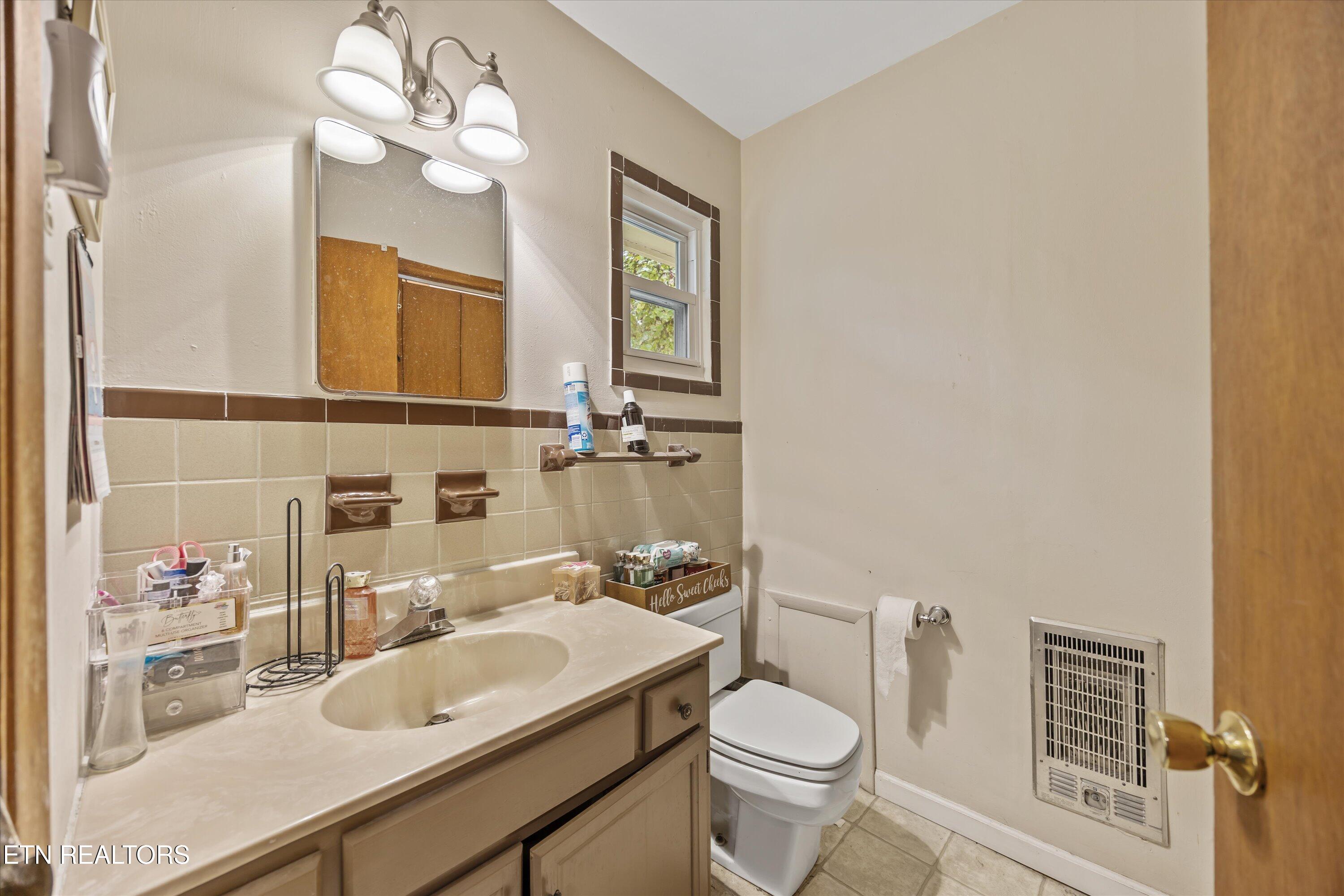 2001 Nandina Drive Knoxville TN 37912