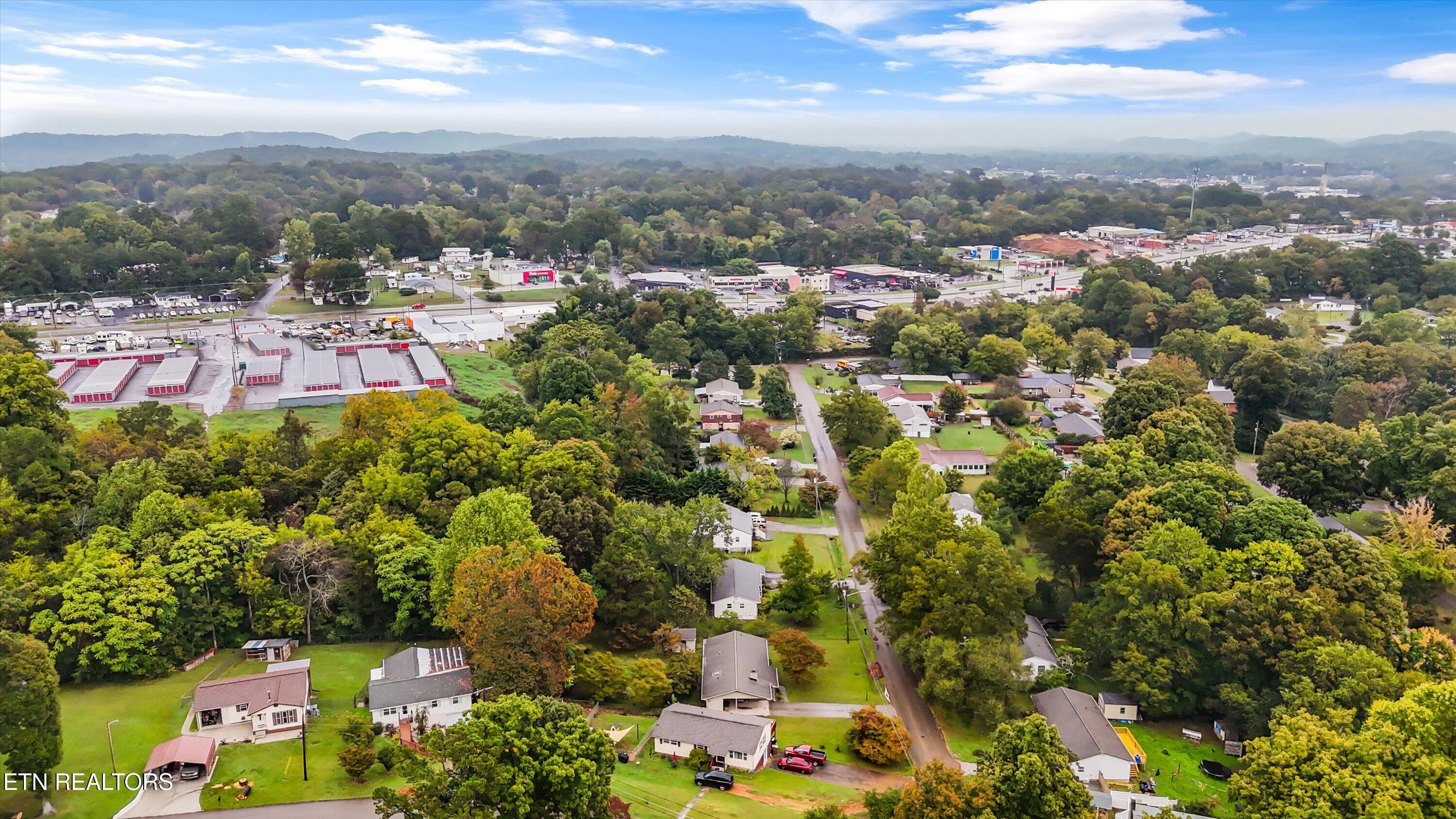 2001 Nandina Drive Knoxville TN 37912