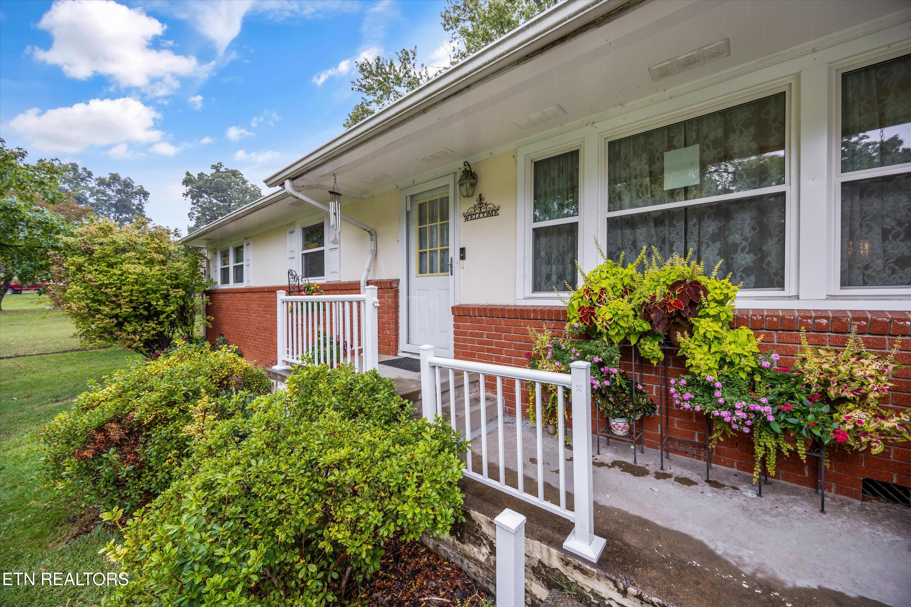 2001 Nandina Drive Knoxville TN 37912