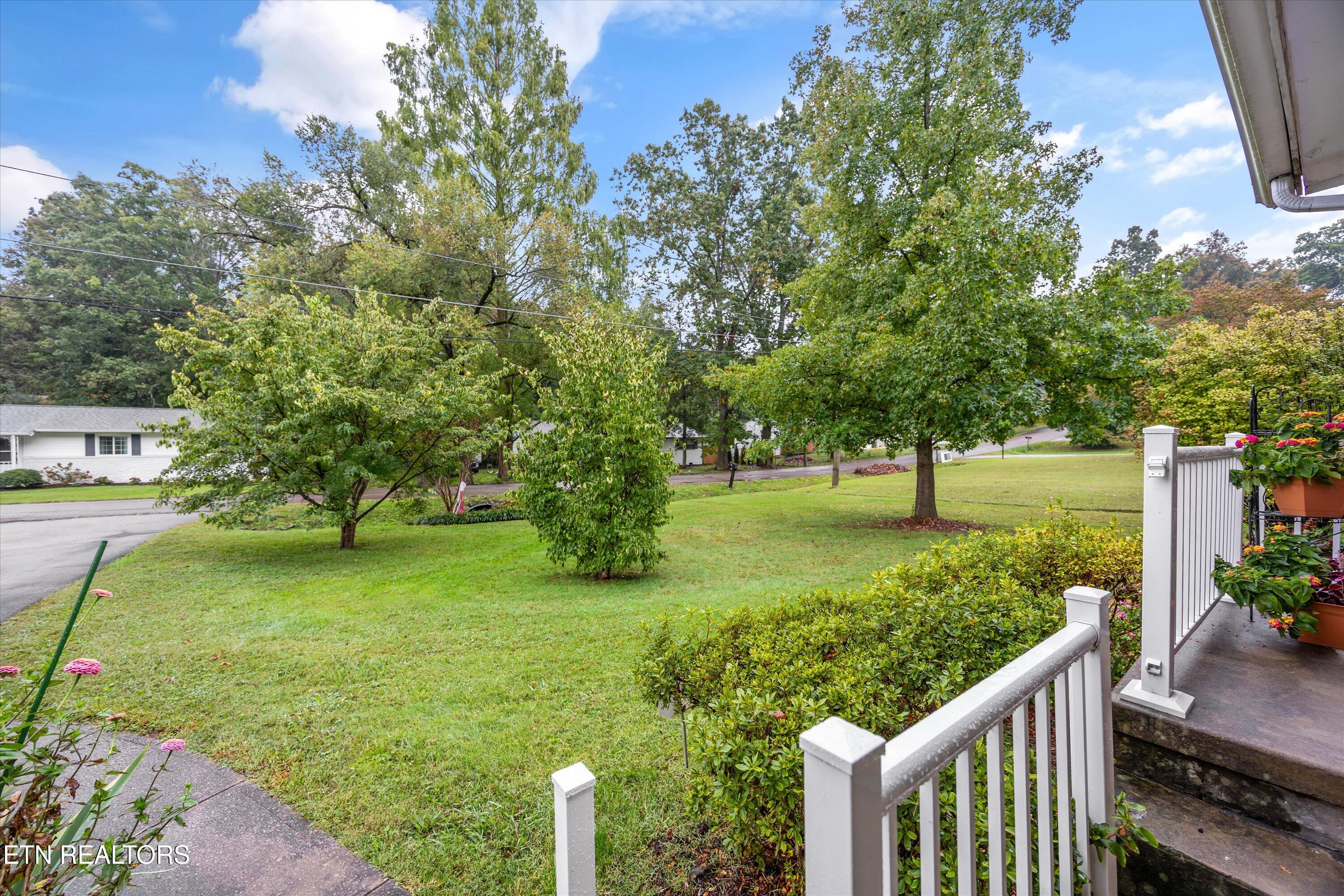 2001 Nandina Drive Knoxville TN 37912