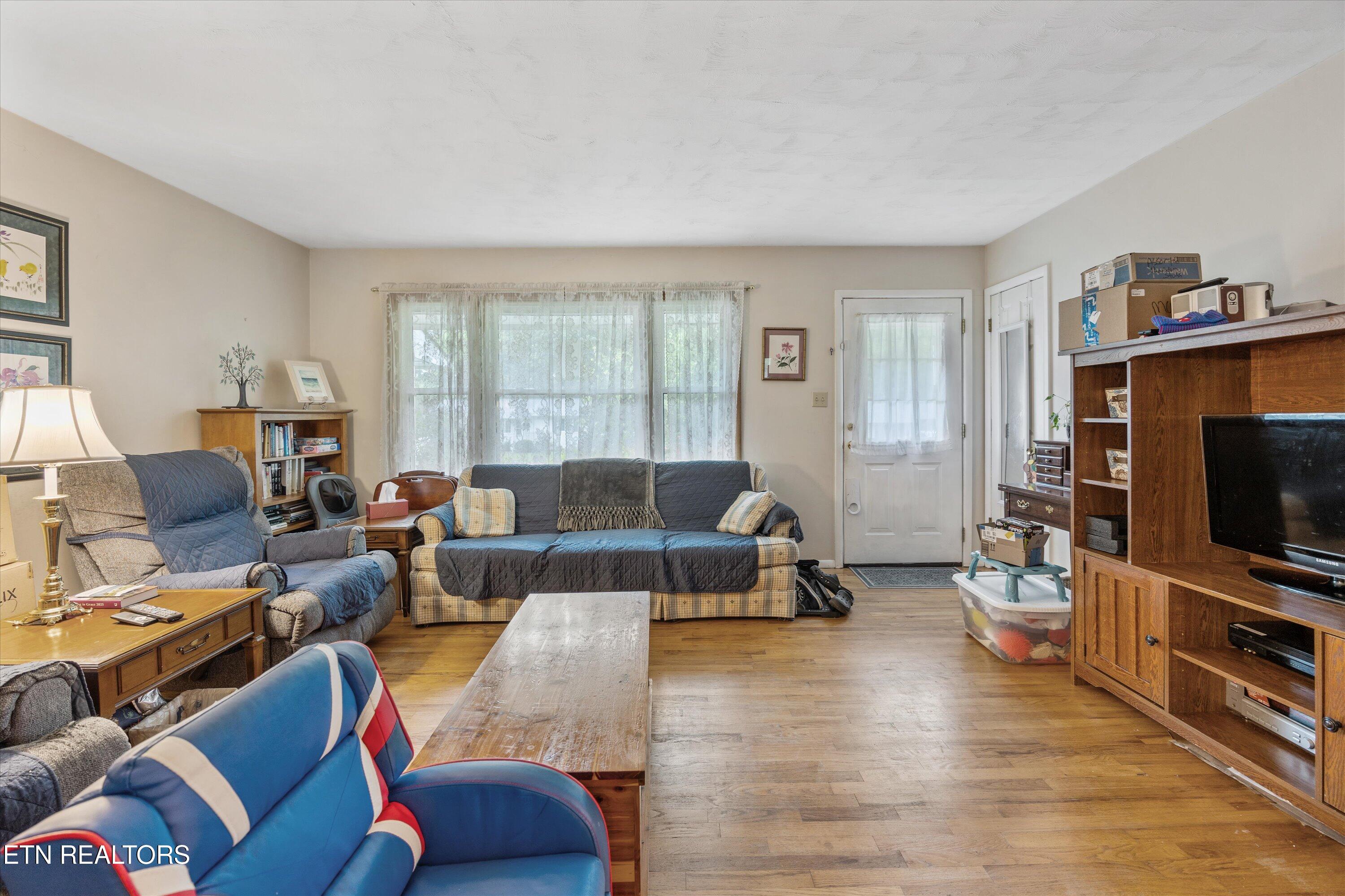 2001 Nandina Drive Knoxville TN 37912