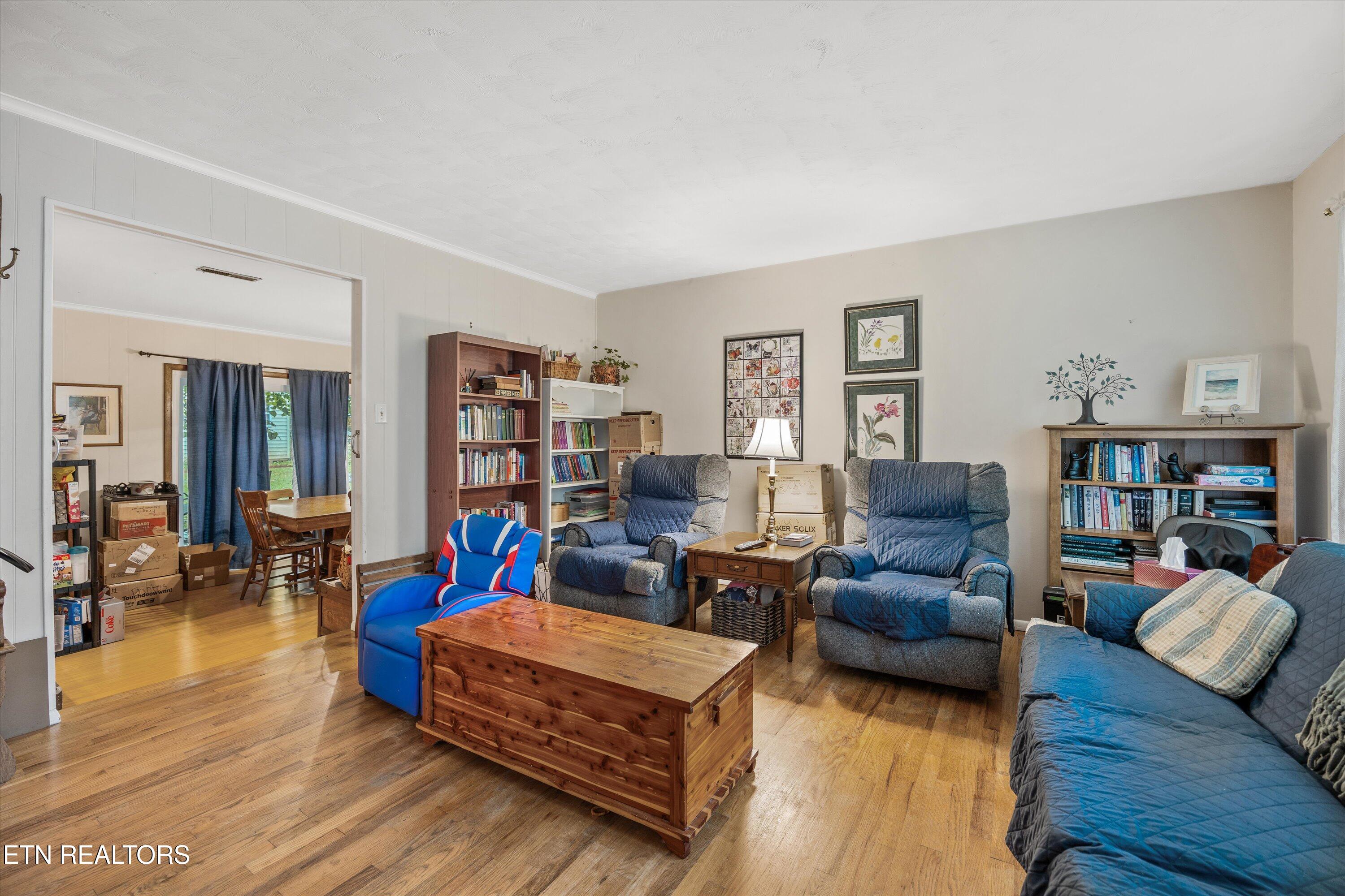 2001 Nandina Drive Knoxville TN 37912