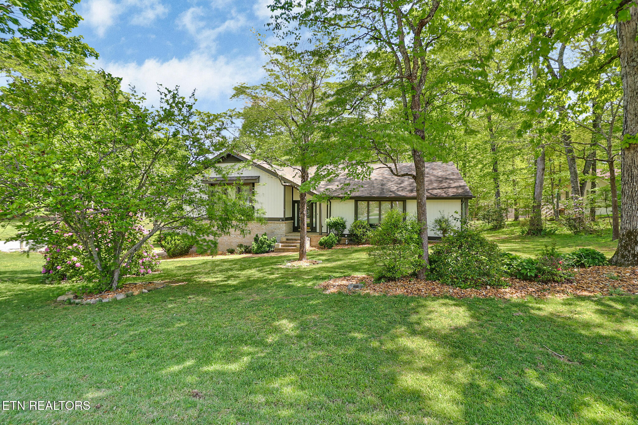 12 Ridge Crest Circle Crossville TN 38558