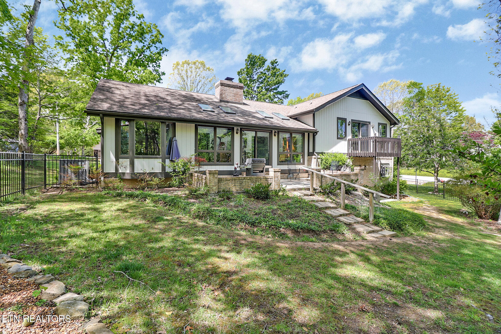 12 Ridge Crest Circle Crossville TN 38558