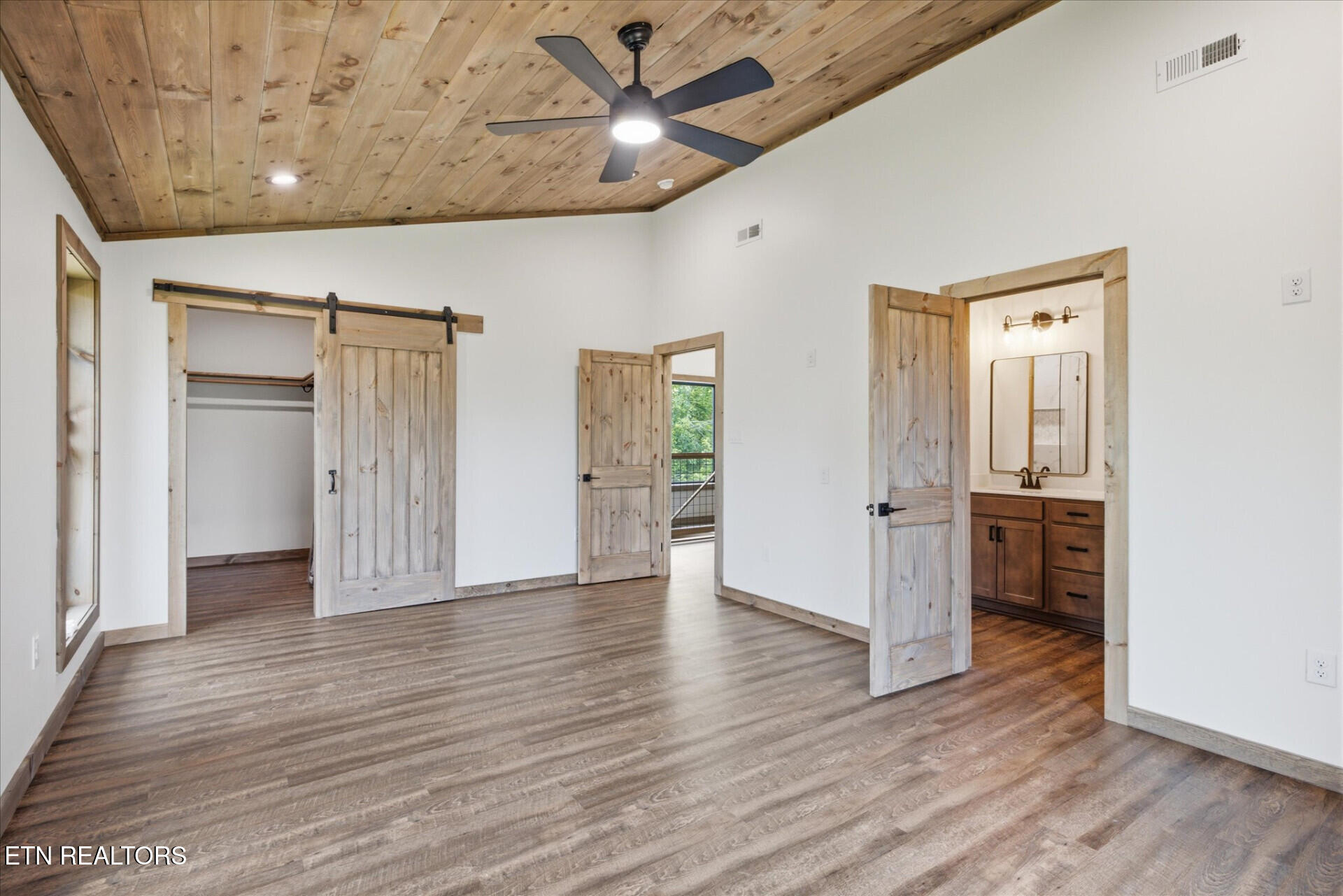 2046 Spurling Road Sevierville TN 37862