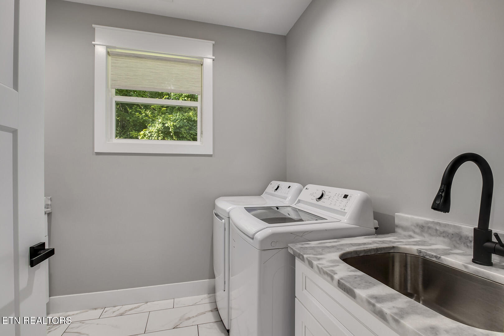 141 Daleyuhski Way Loudon TN 37774