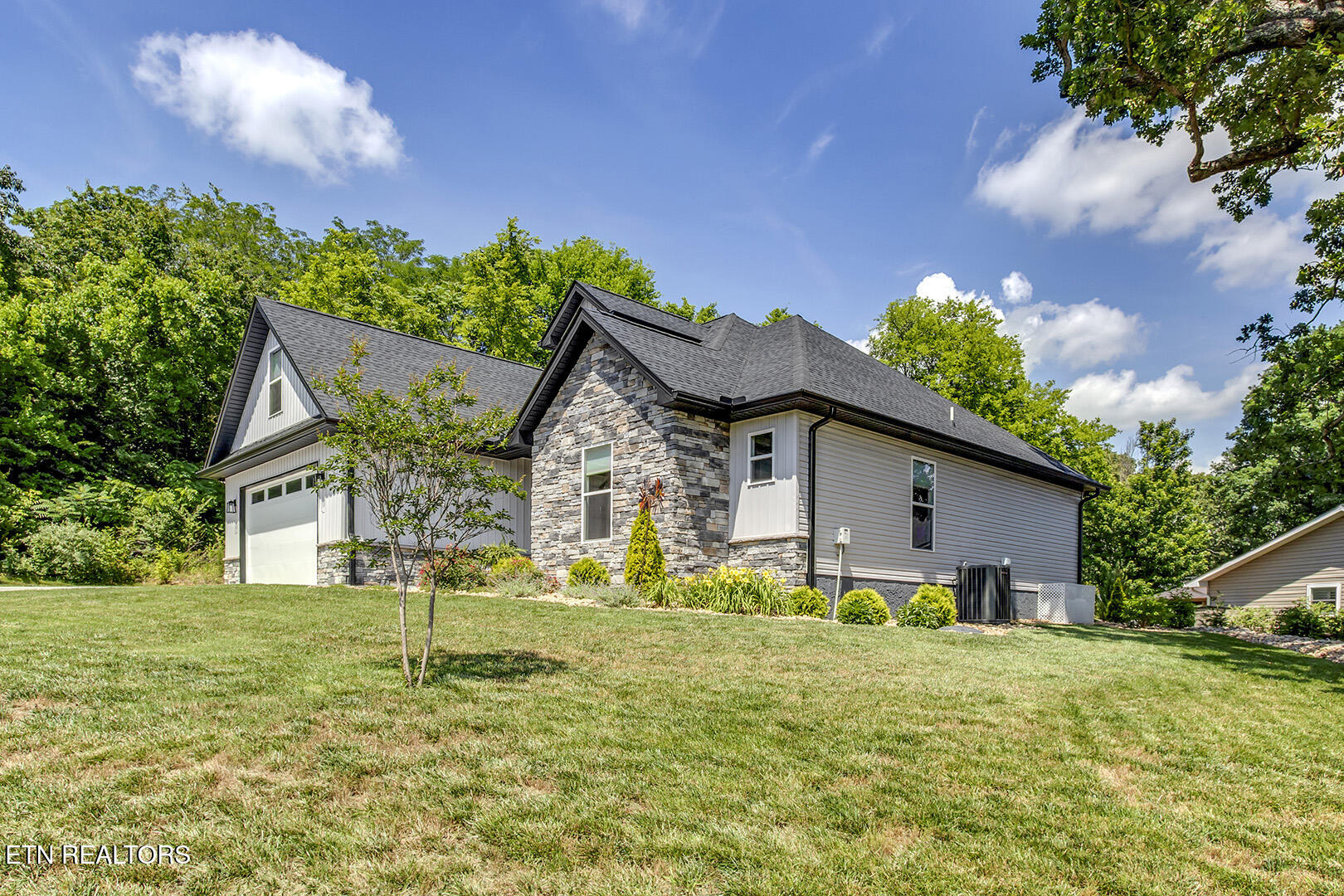 141 Daleyuhski Way Loudon TN 37774