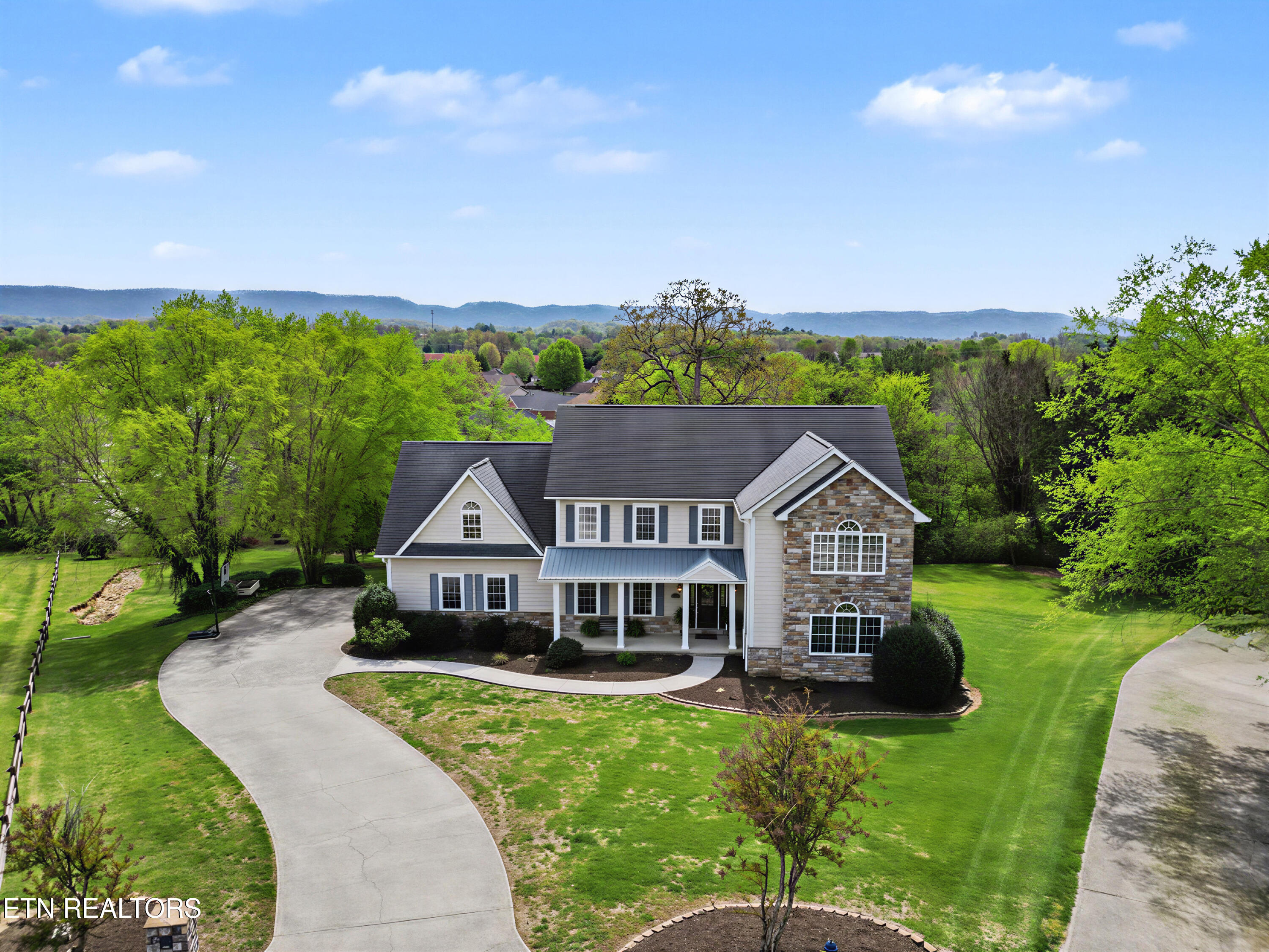 1323 Stonehenge Drive Maryville TN 37803
