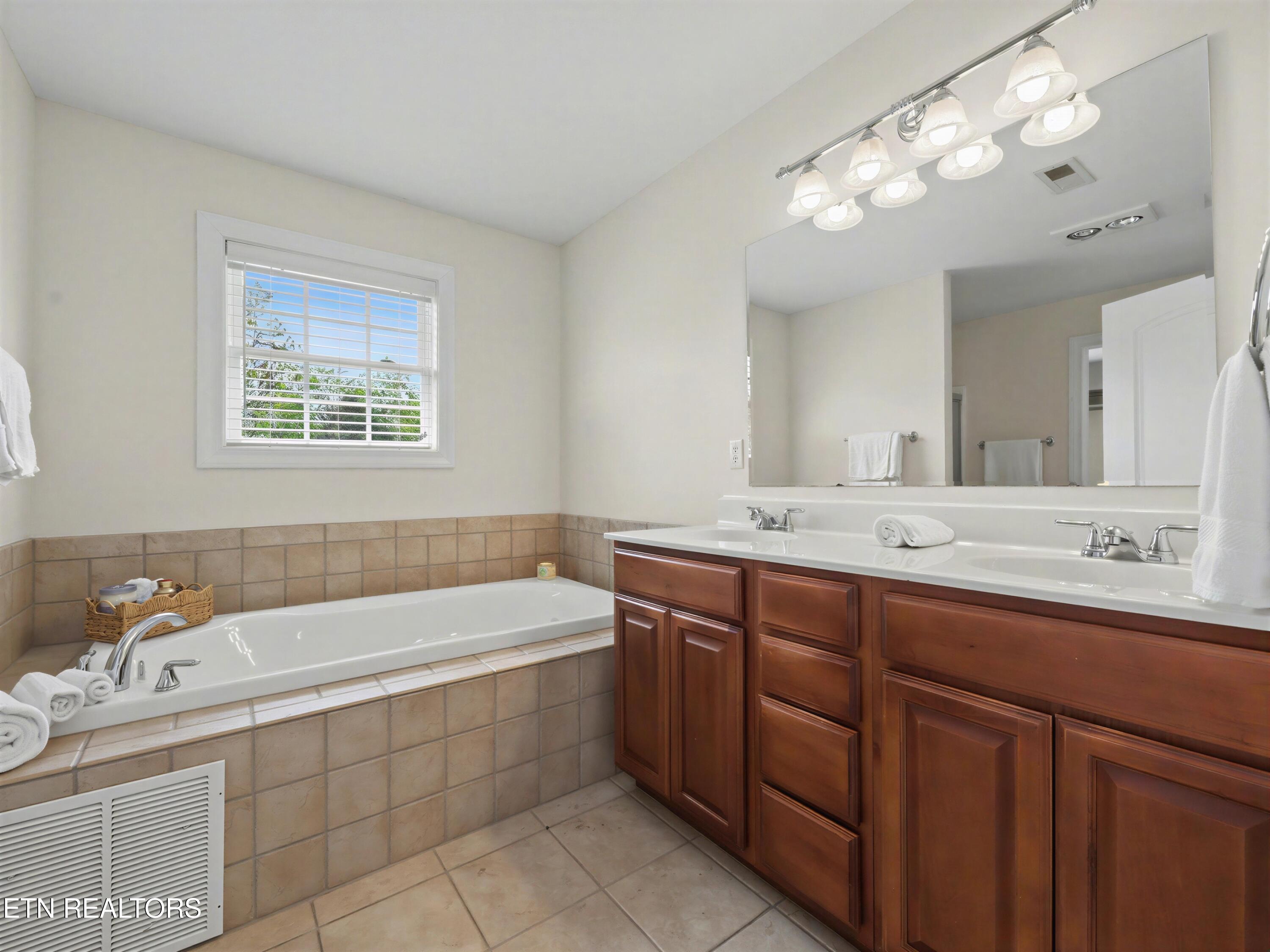 1323 Stonehenge Drive Maryville TN 37803