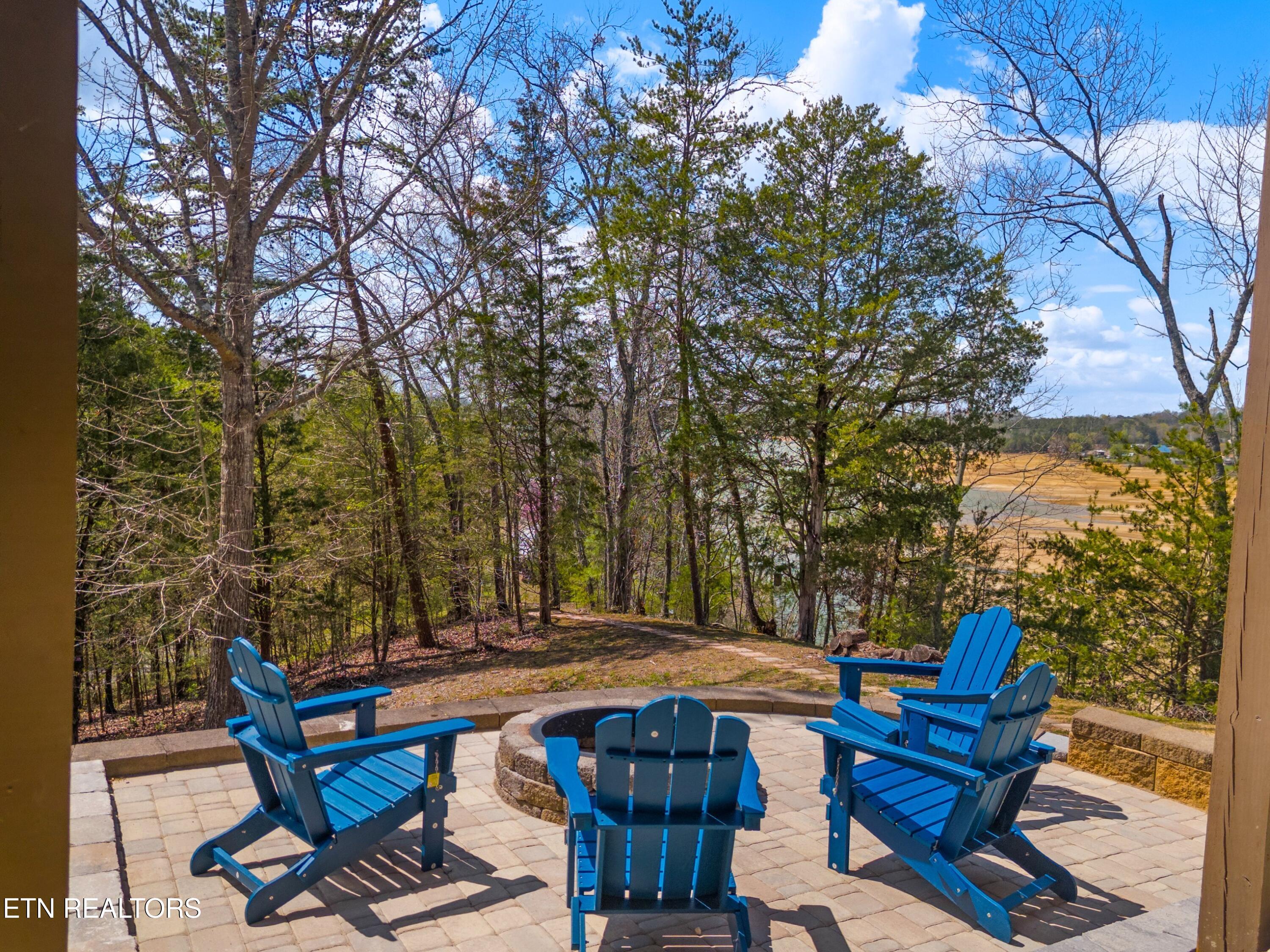 2017 Paradise Hills Road Dandridge TN 37725