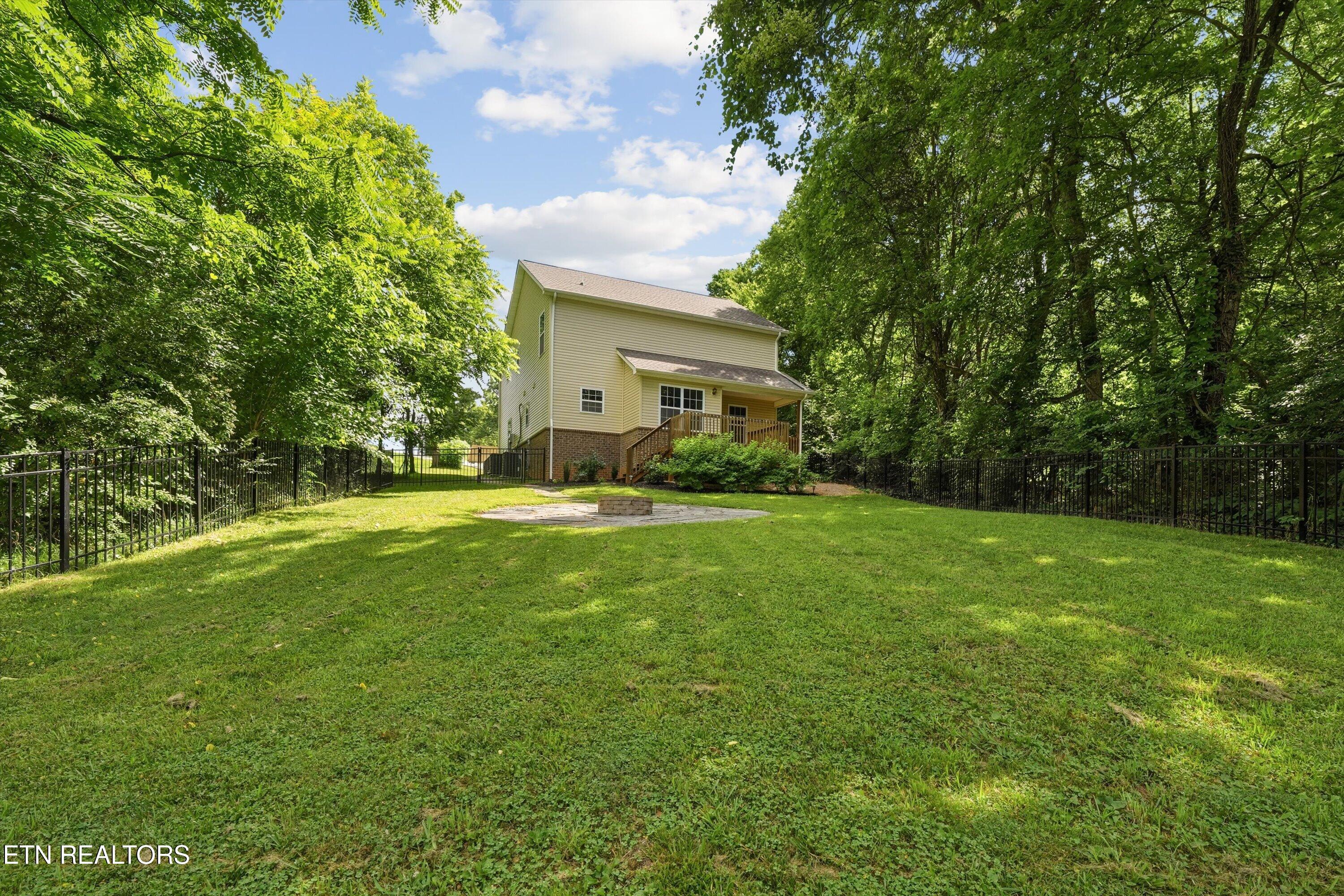 327 Brown School Road Maryville TN 37804