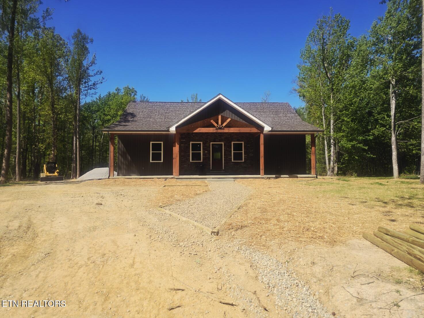 186 Short Leaf Lane Oneida TN 37841