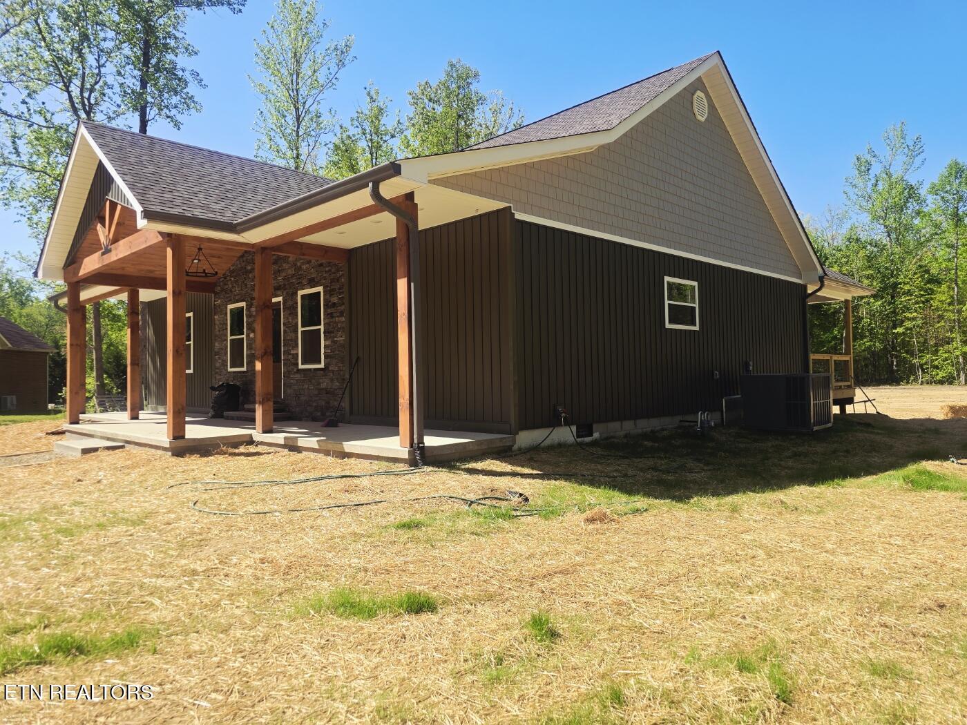 186 Short Leaf Lane Oneida TN 37841