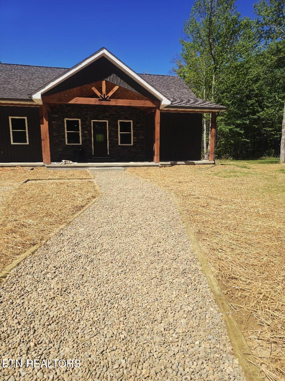 186 Short Leaf Lane Oneida TN 37841
