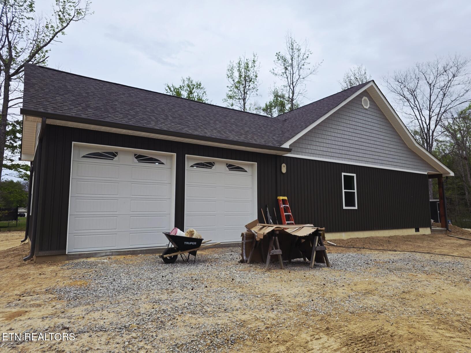 186 Short Leaf Lane Oneida TN 37841
