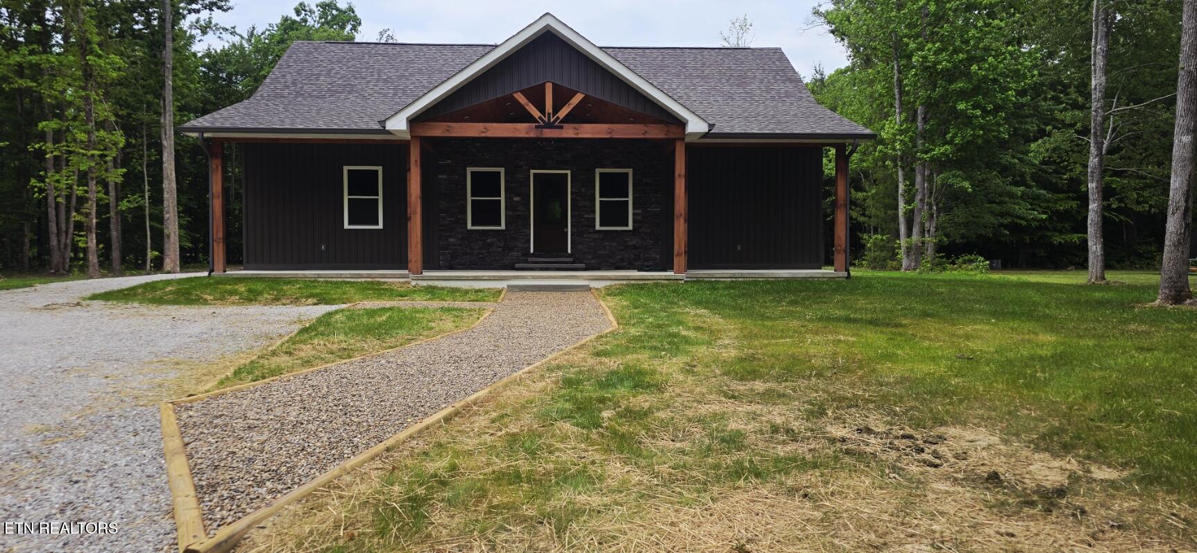 186 Short Leaf Lane Oneida TN 37841
