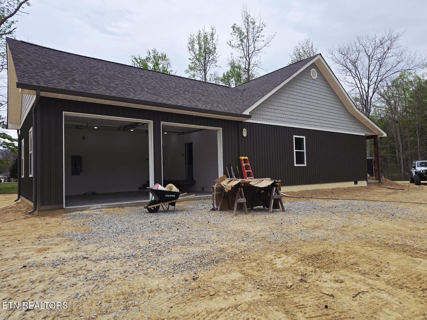186 Short Leaf Lane Oneida TN 37841