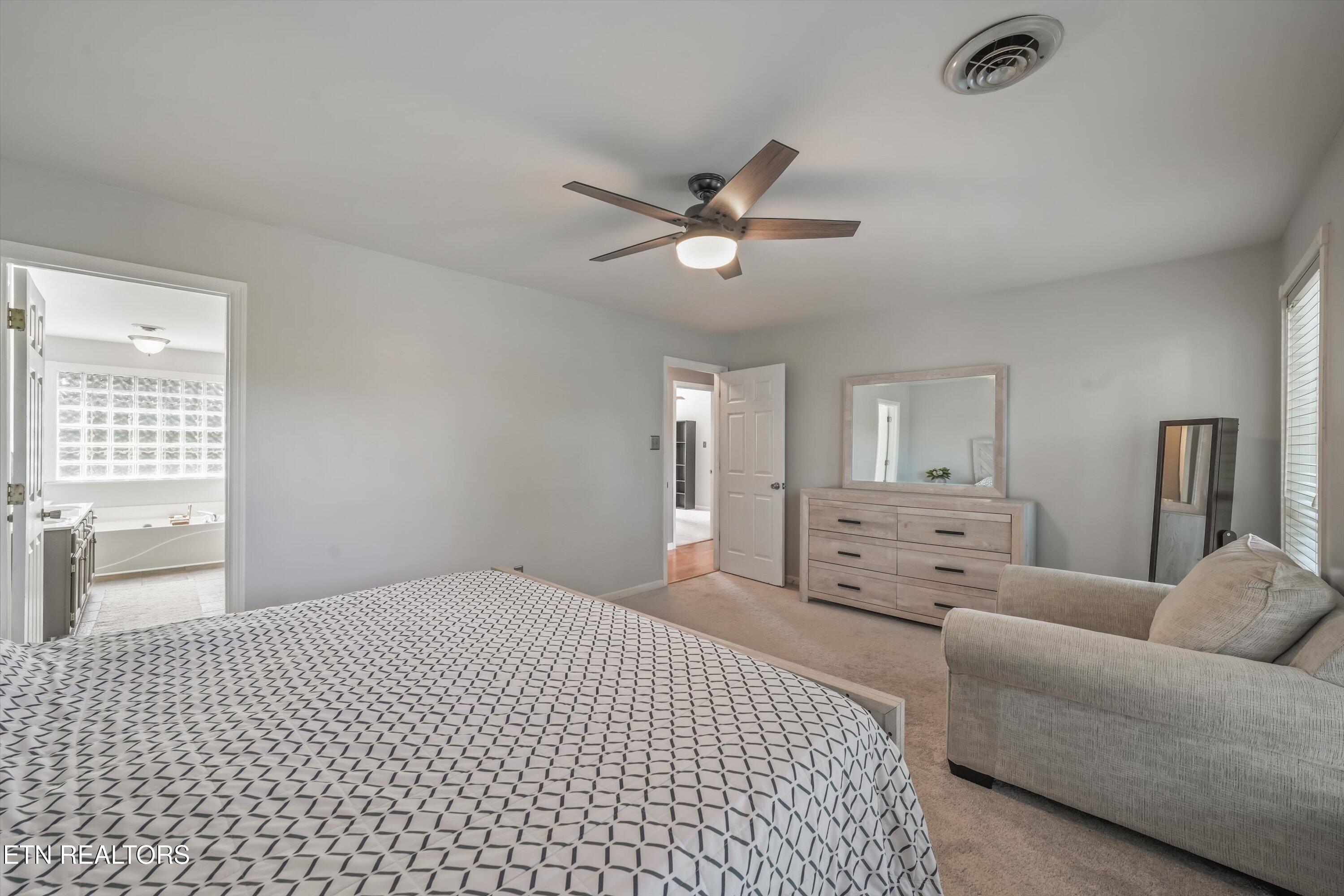 9904 Locklear Way Knoxville TN 37931