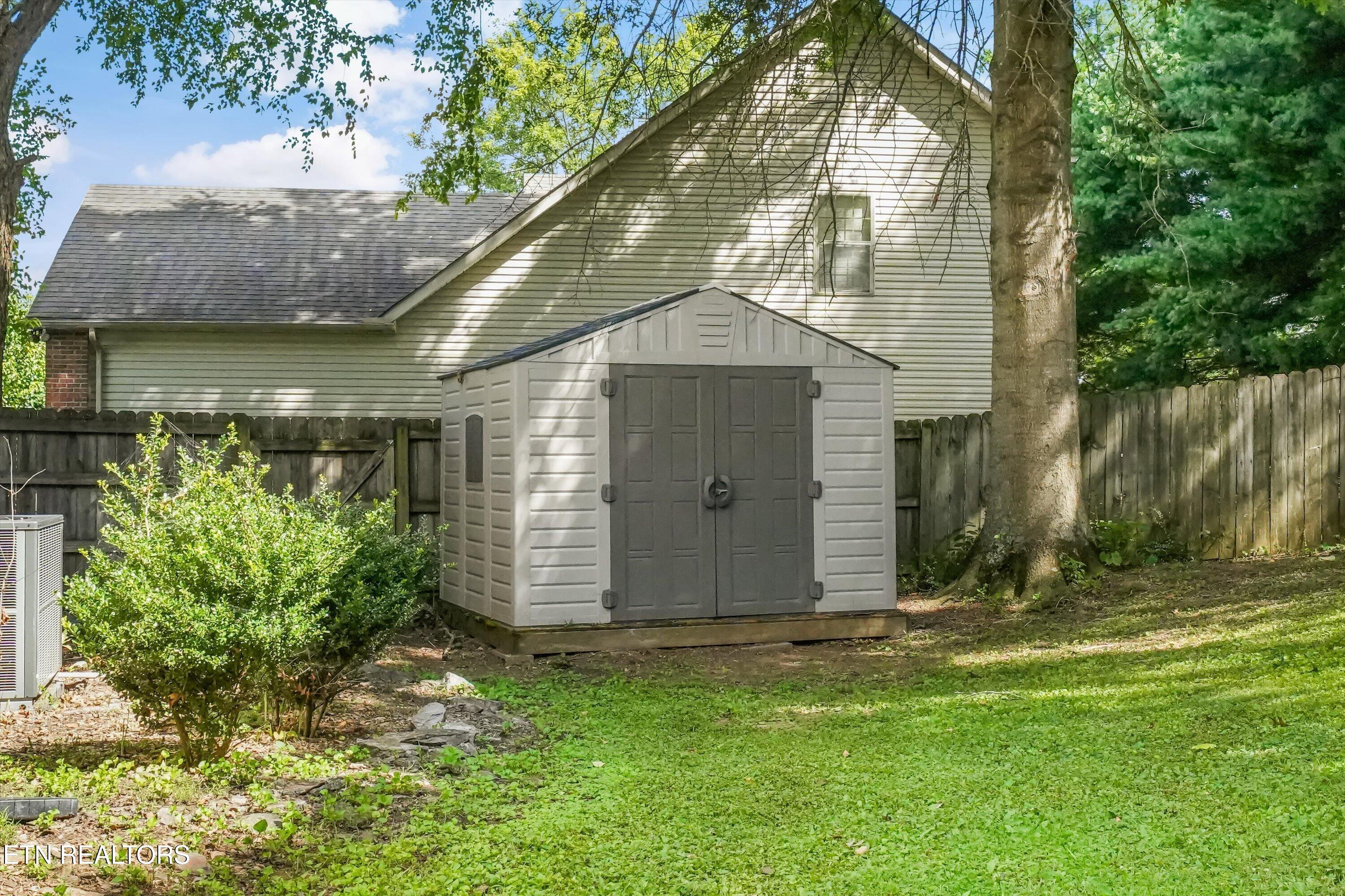 9904 Locklear Way Knoxville TN 37931