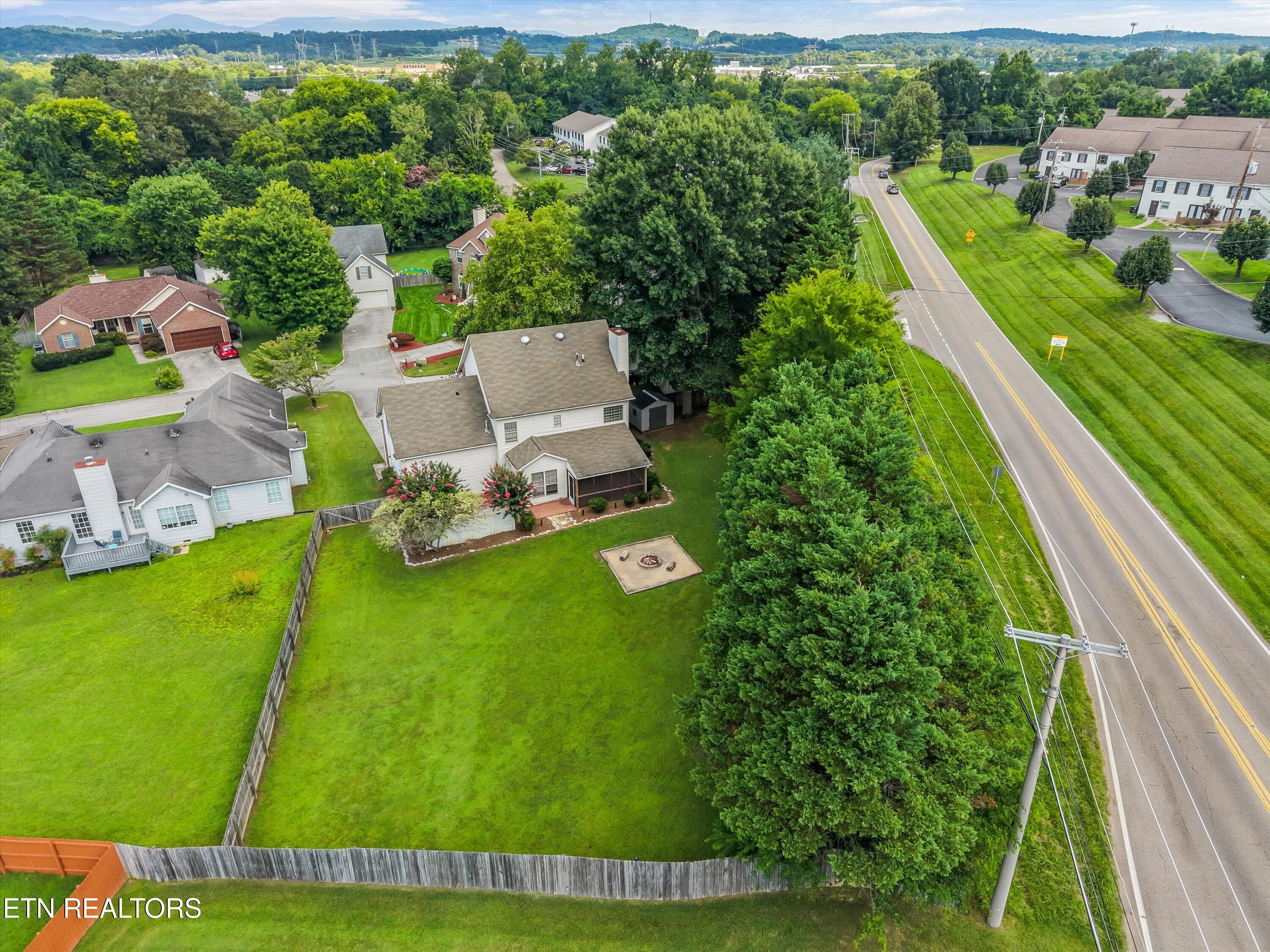 9904 Locklear Way Knoxville TN 37931