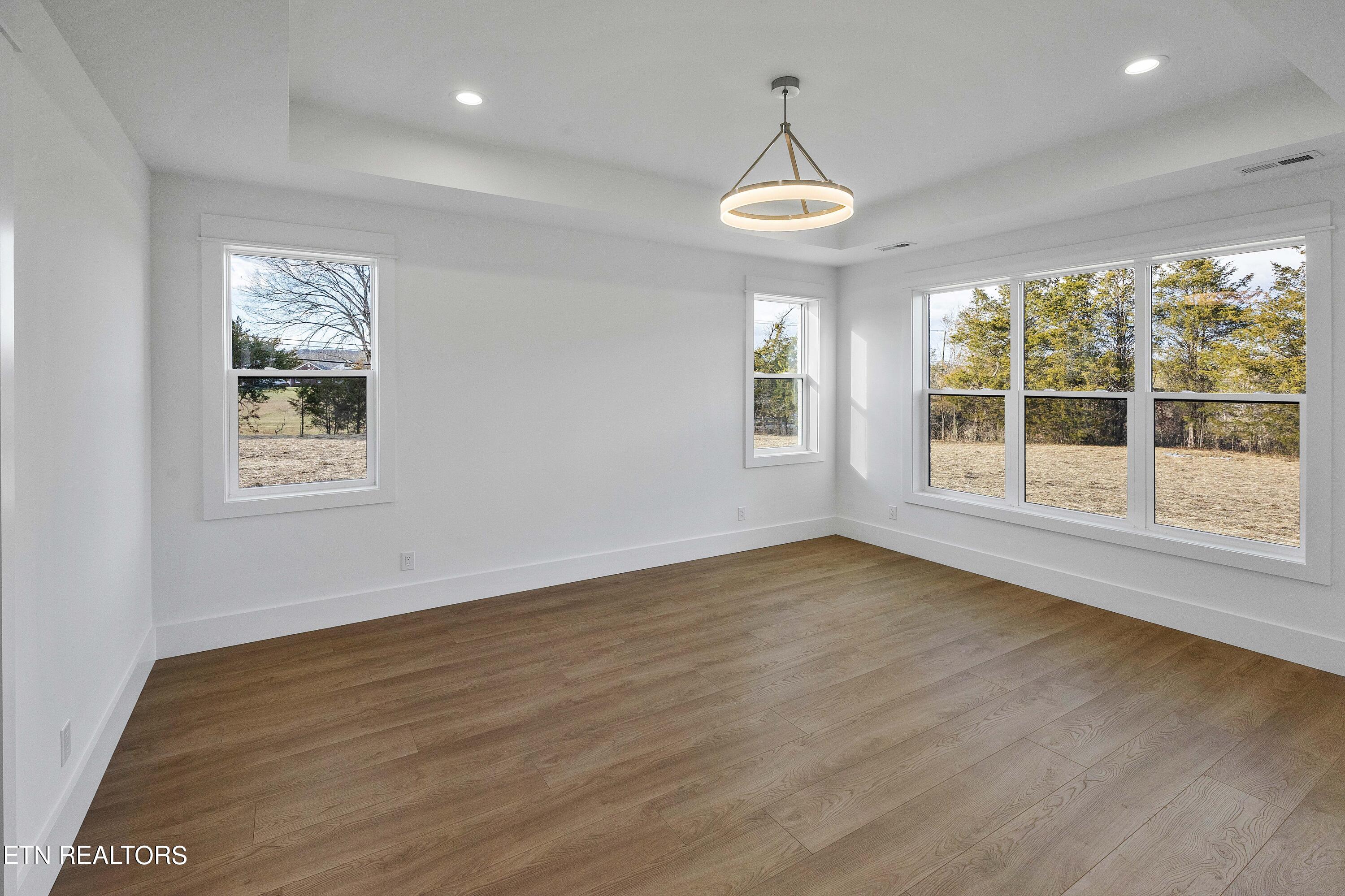 7614 Washington Pike Corryton TN 37721