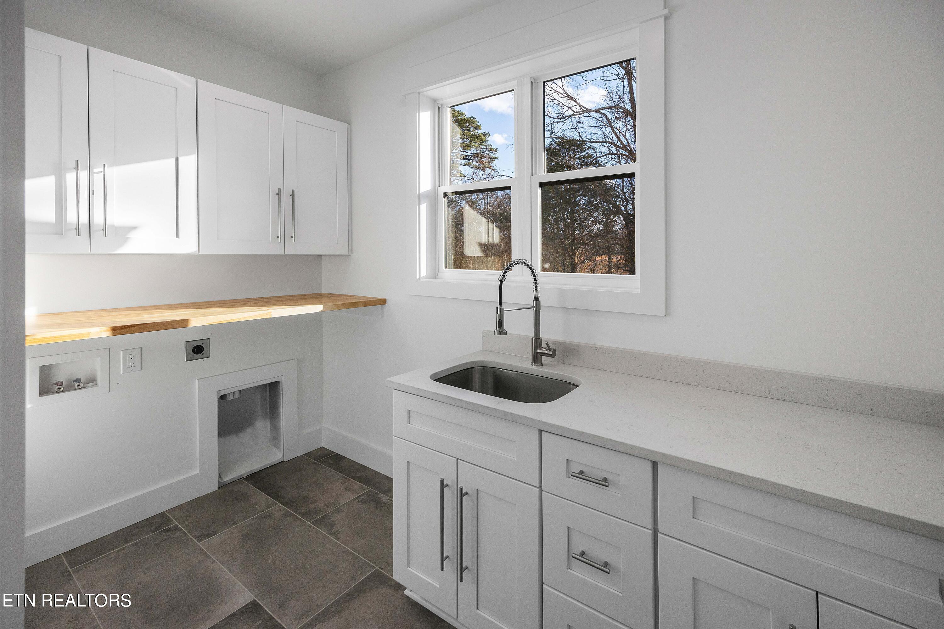 7614 Washington Pike Corryton TN 37721