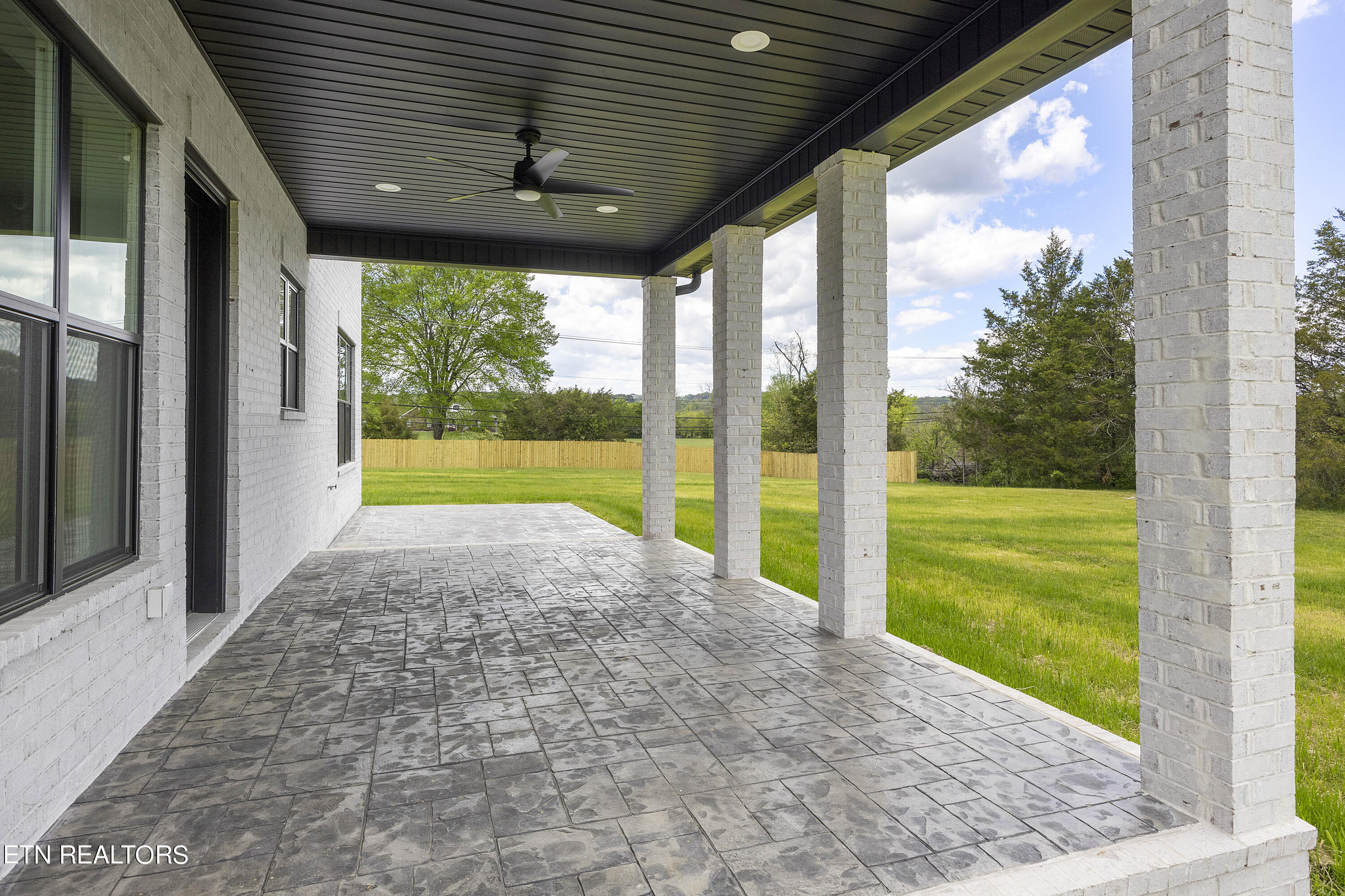 7614 Washington Pike Corryton TN 37721