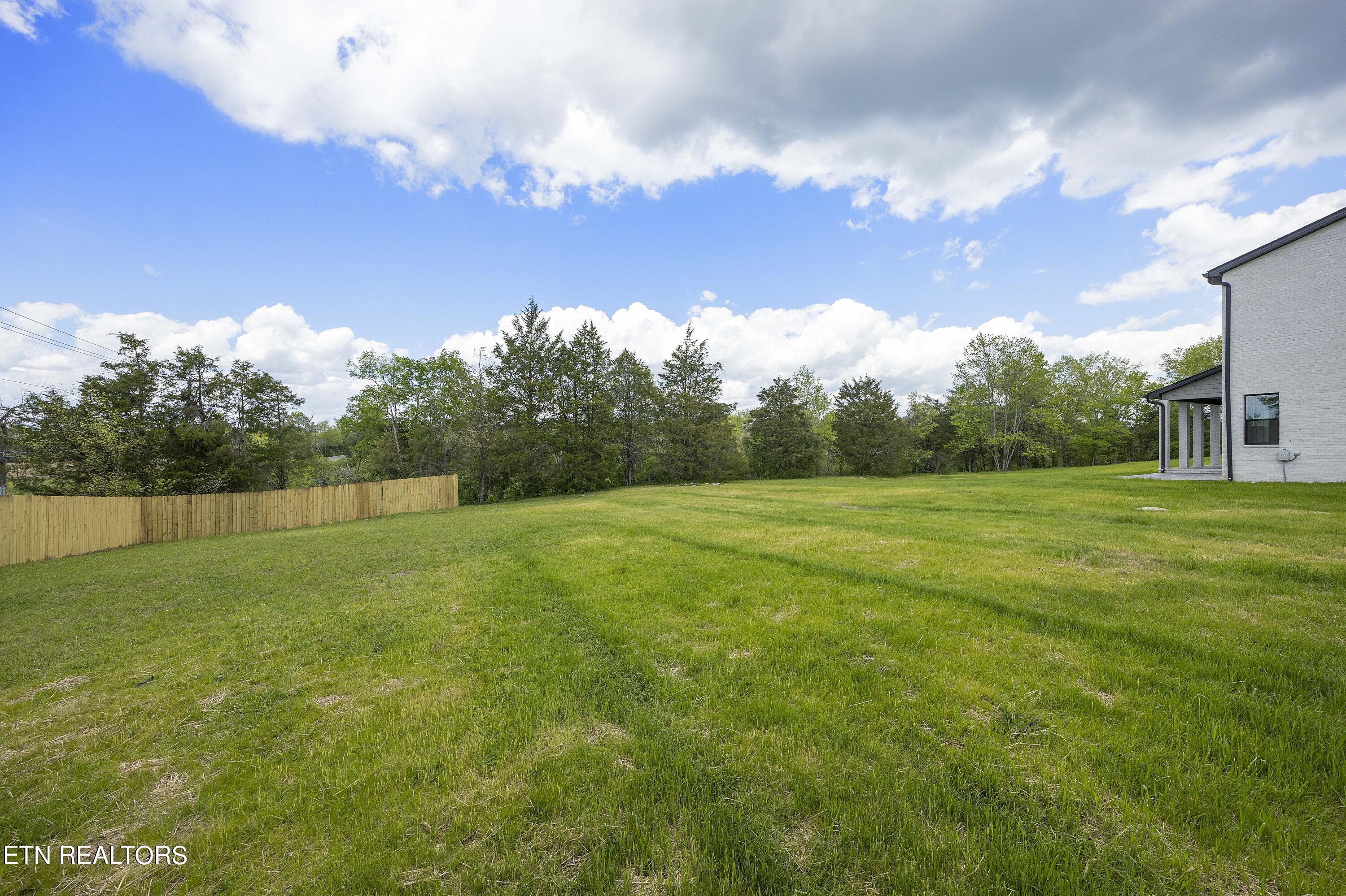 7614 Washington Pike Corryton TN 37721