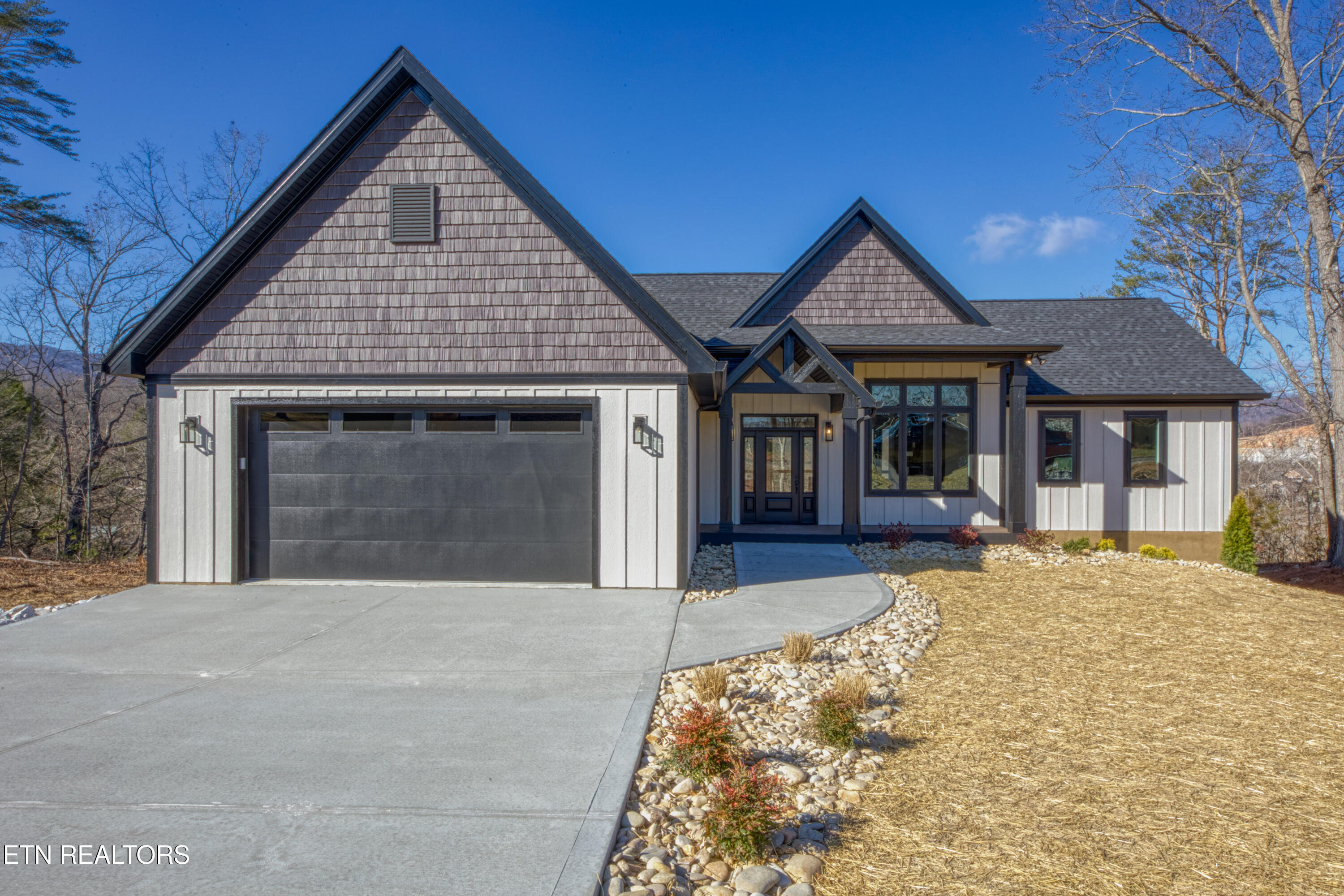 Jacksboro TN, 300 Bluff Trace Drive