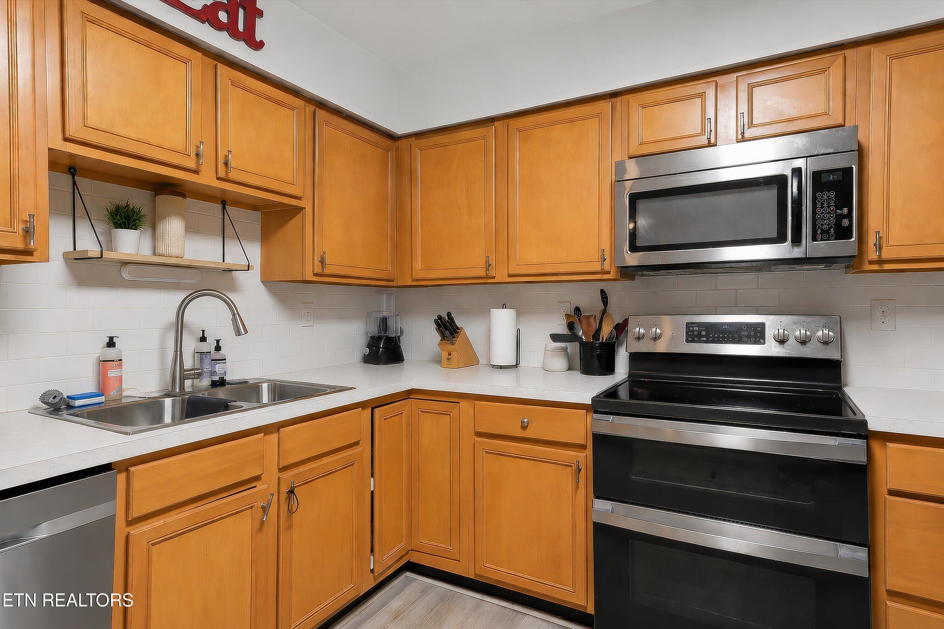 10464 Laura Lee Lane Knoxville TN 37922