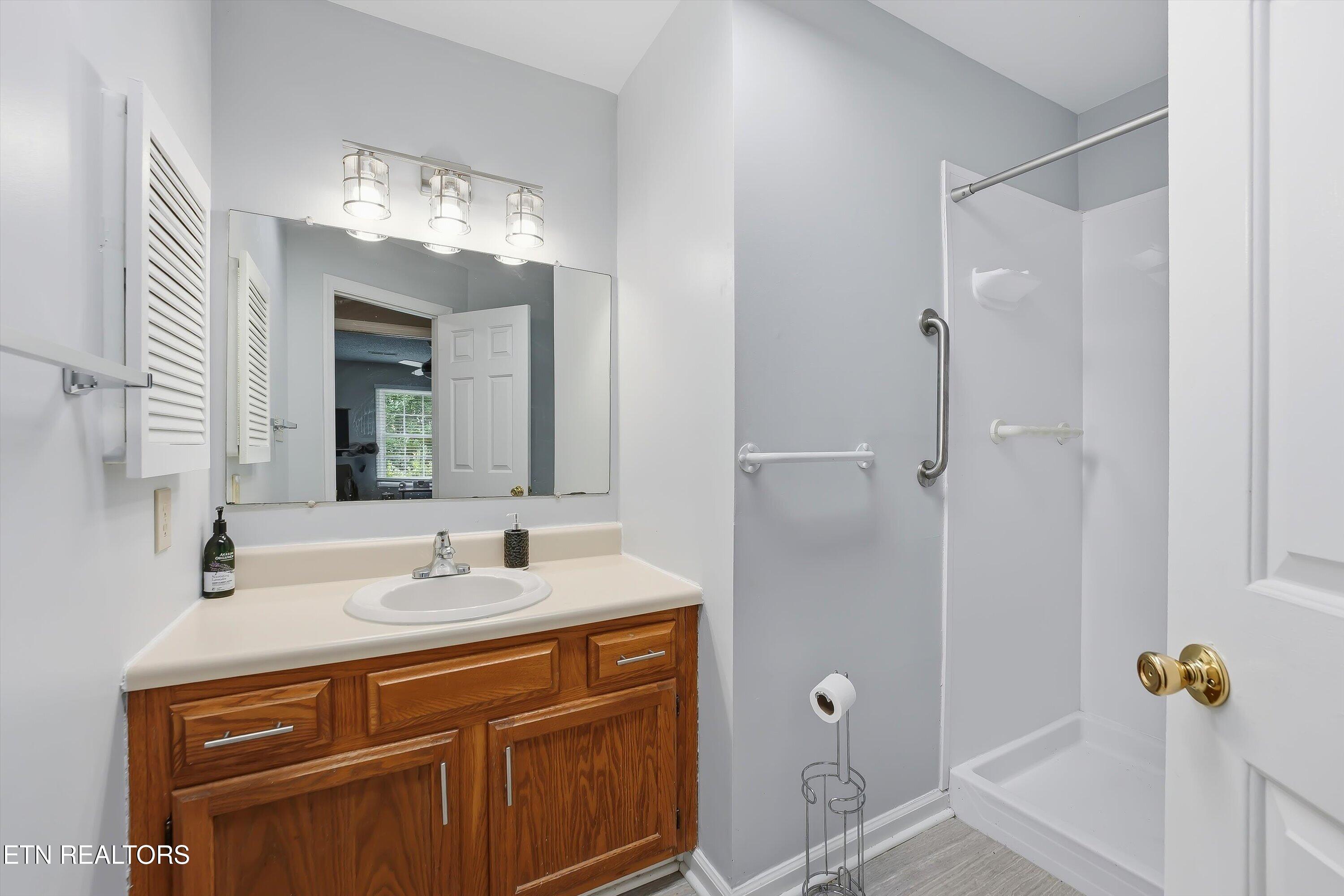 10464 Laura Lee Lane Knoxville TN 37922