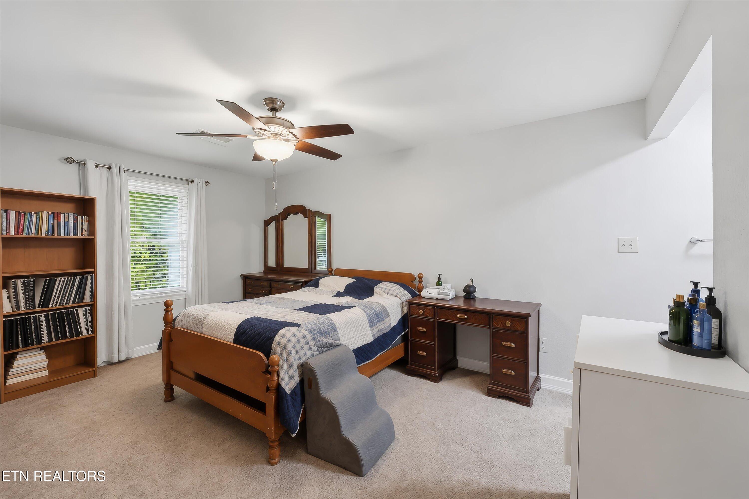 10464 Laura Lee Lane Knoxville TN 37922