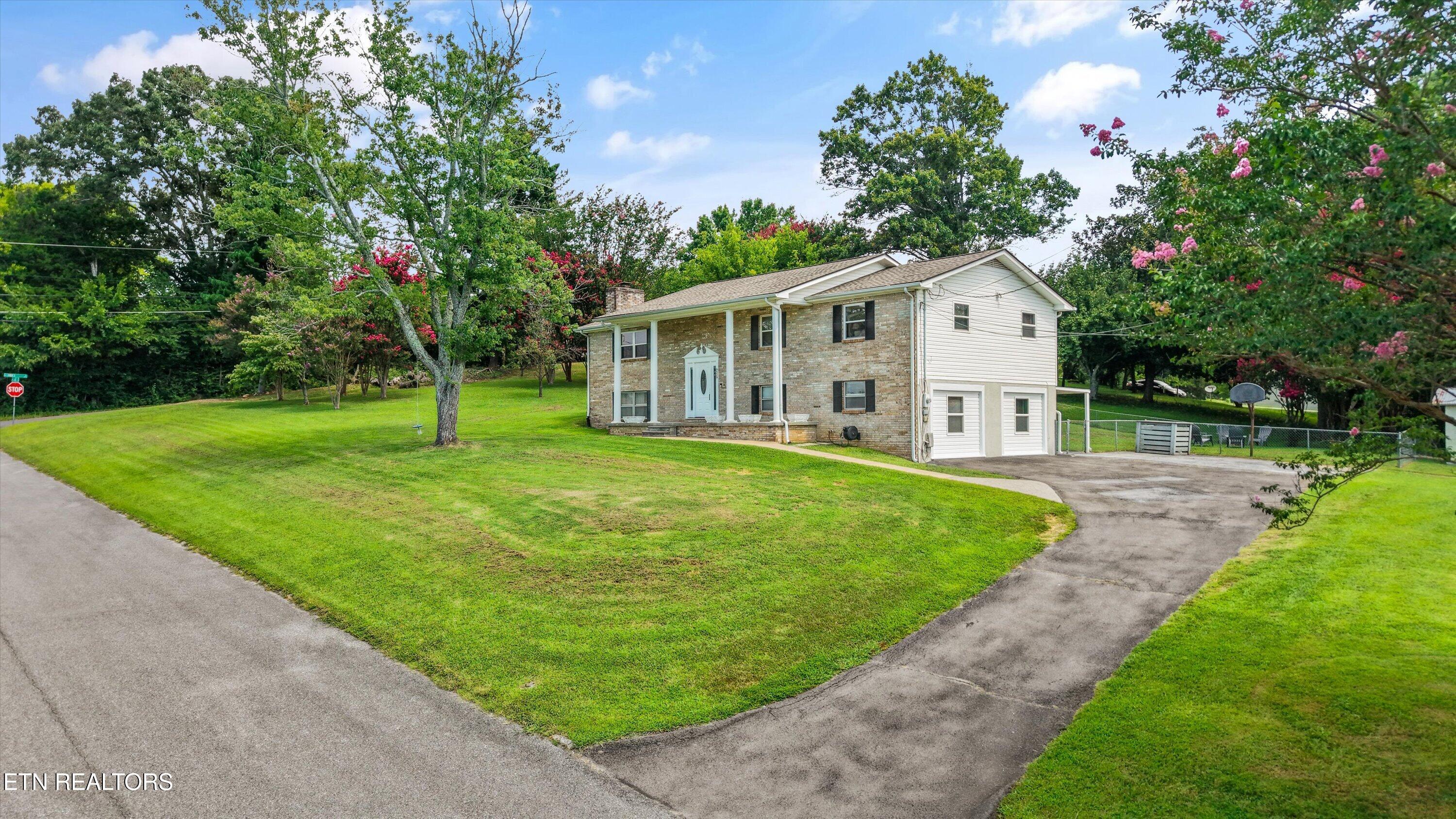 9229 Slade Drive Knoxville TN 37931