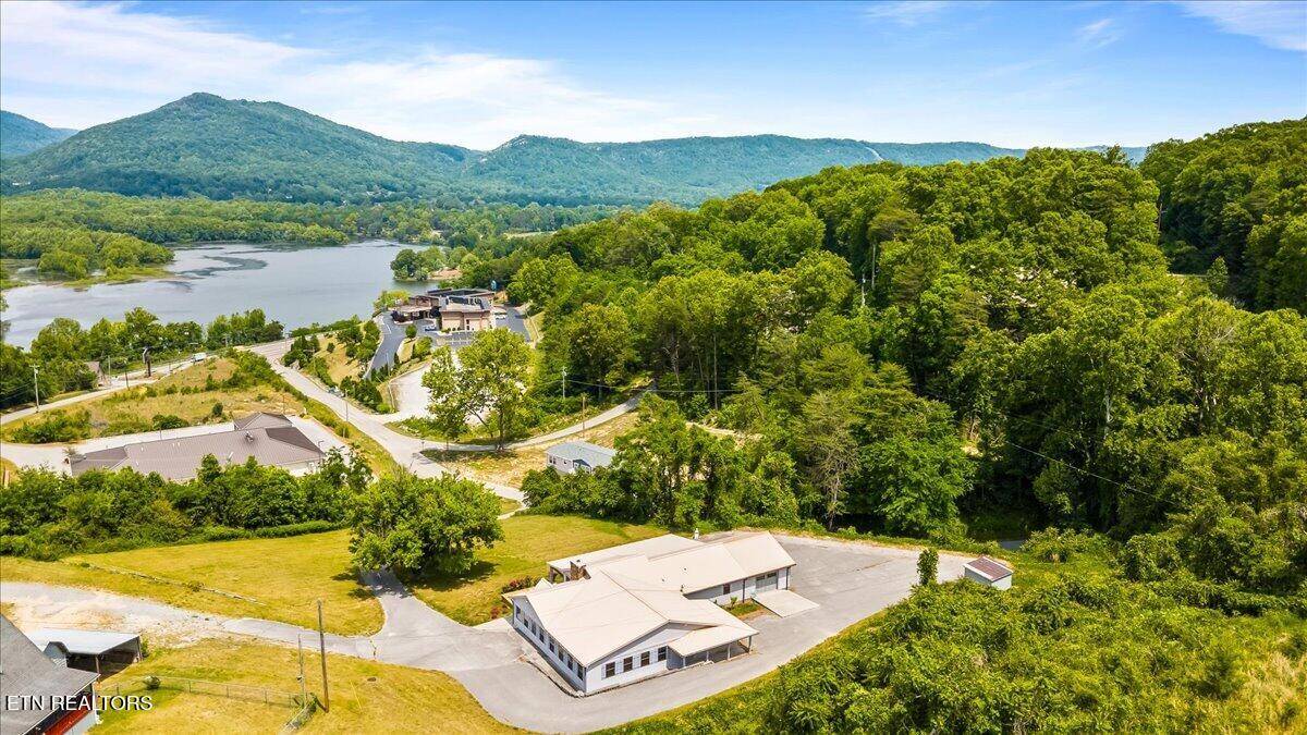 190 Dogwood Road Caryville TN 37714