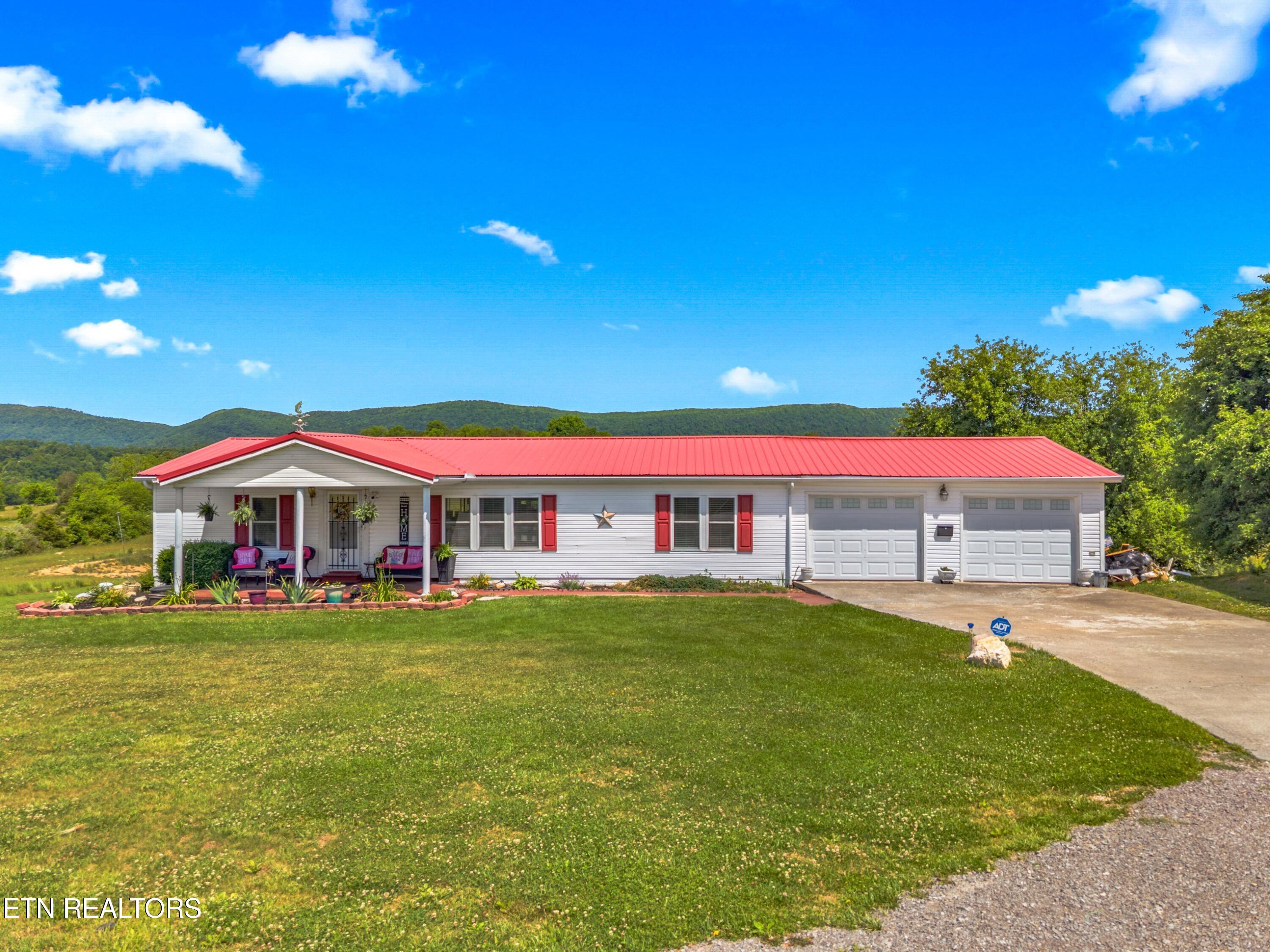 265 Leach Acres Speedwell TN 37870
