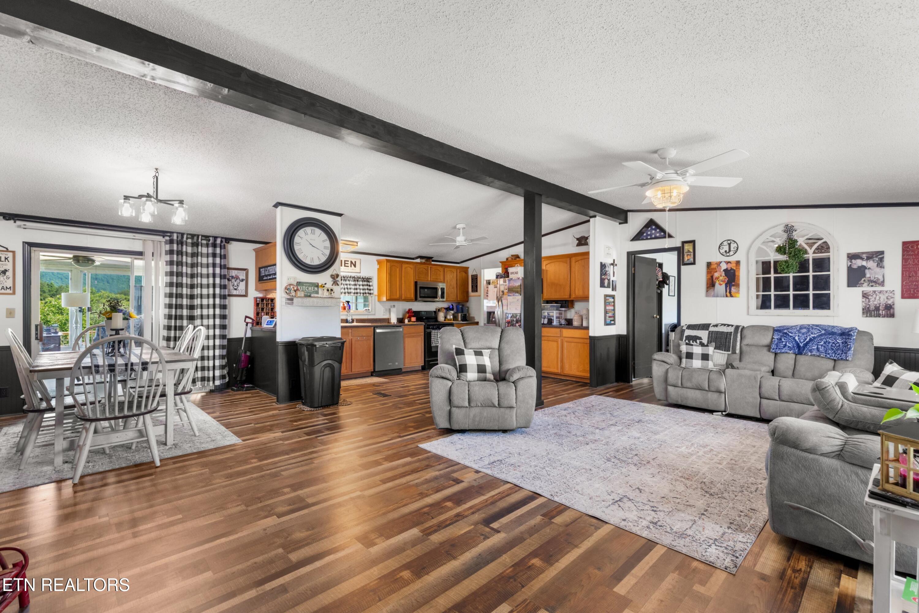 265 Leach Acres Speedwell TN 37870