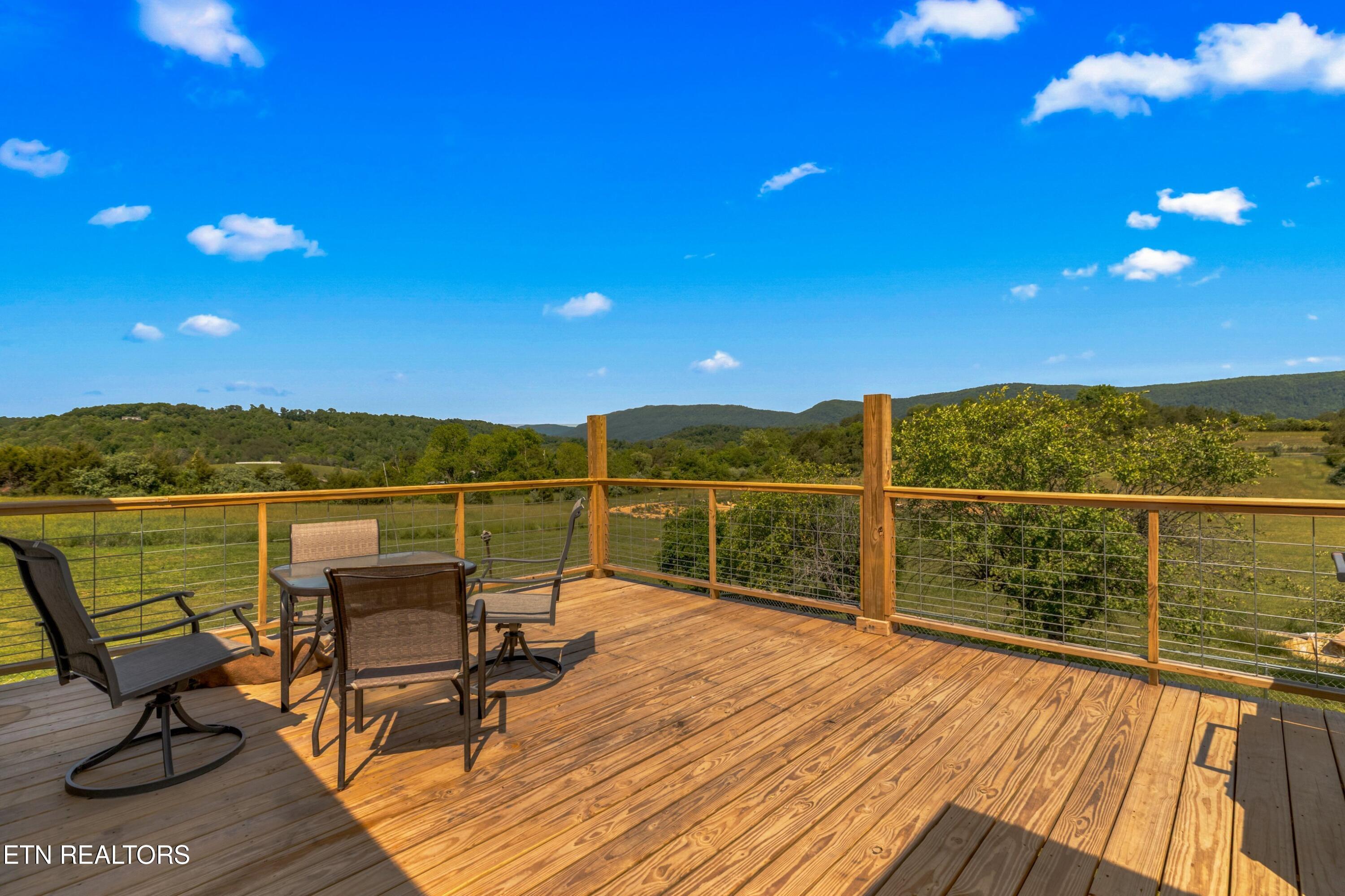 265 Leach Acres Speedwell TN 37870