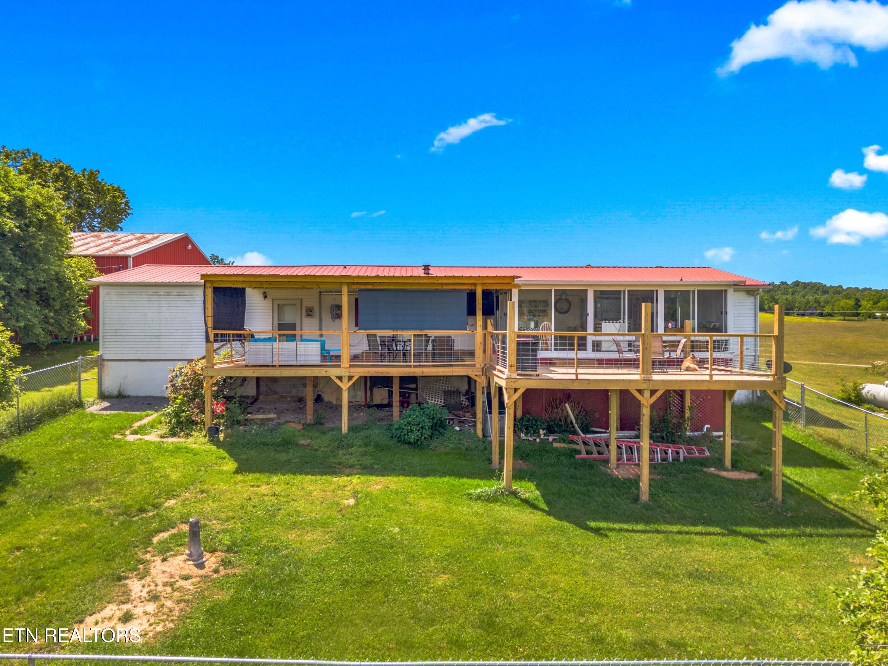 265 Leach Acres Speedwell TN 37870