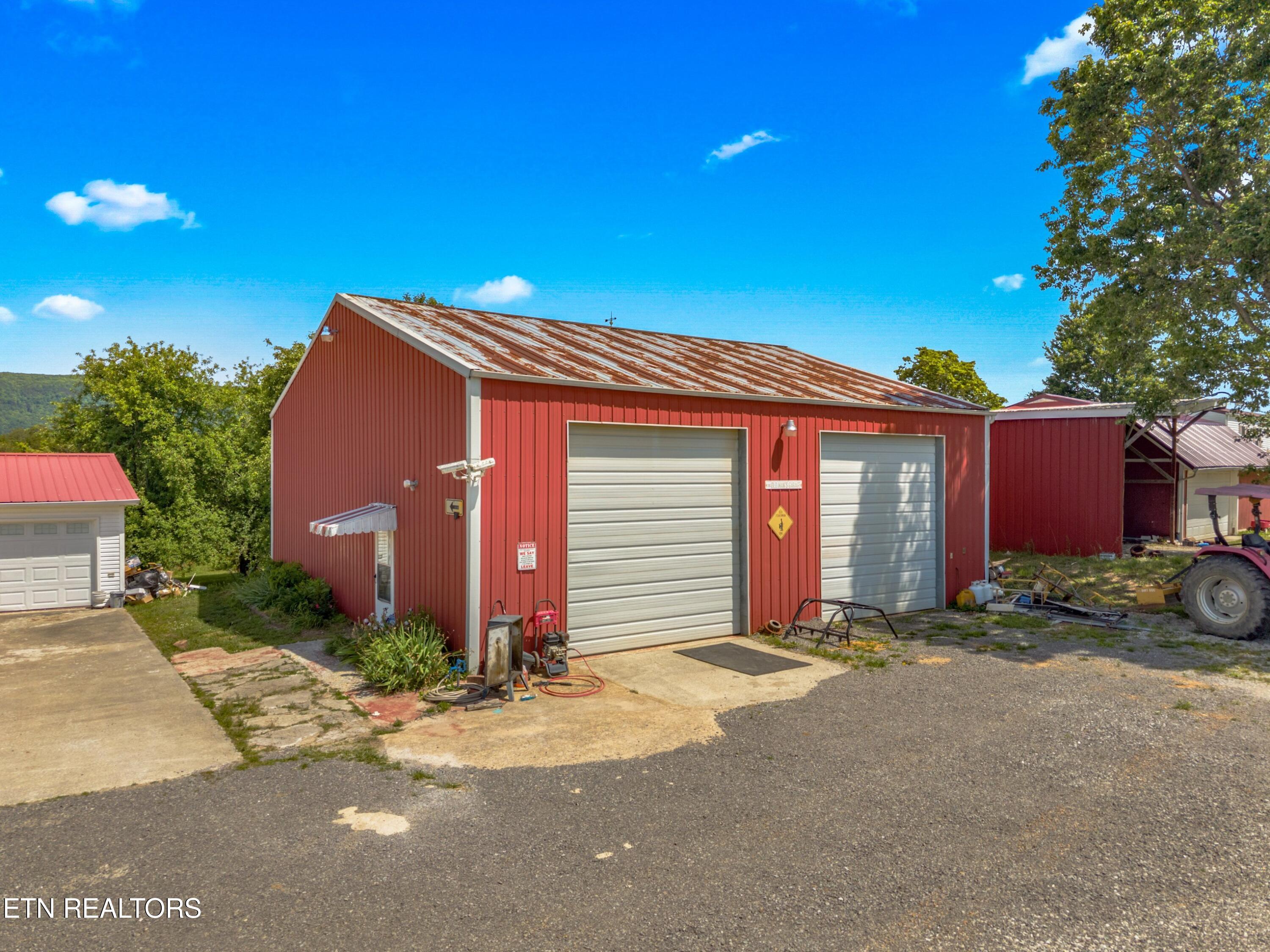 265 Leach Acres Speedwell TN 37870