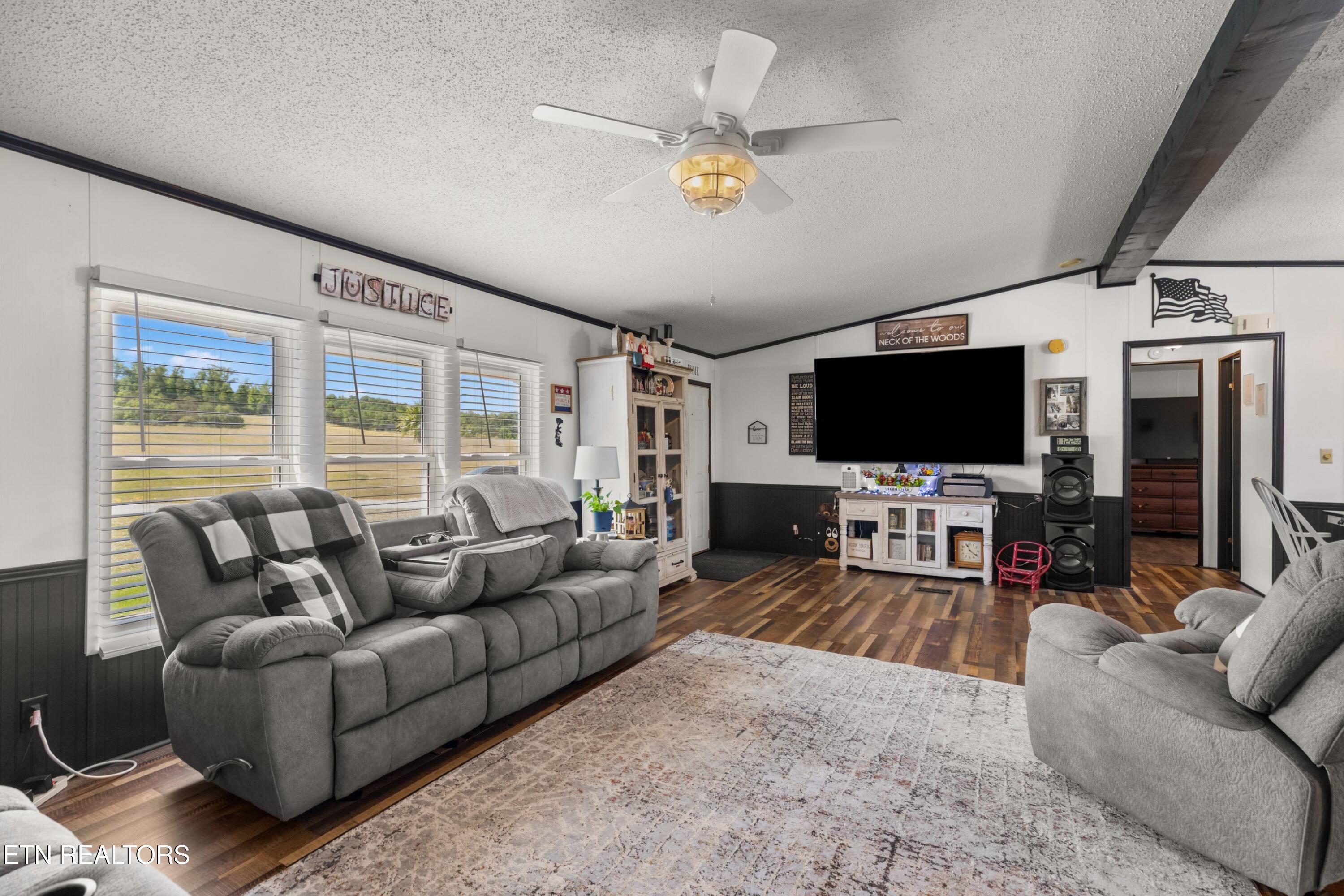 265 Leach Acres Speedwell TN 37870
