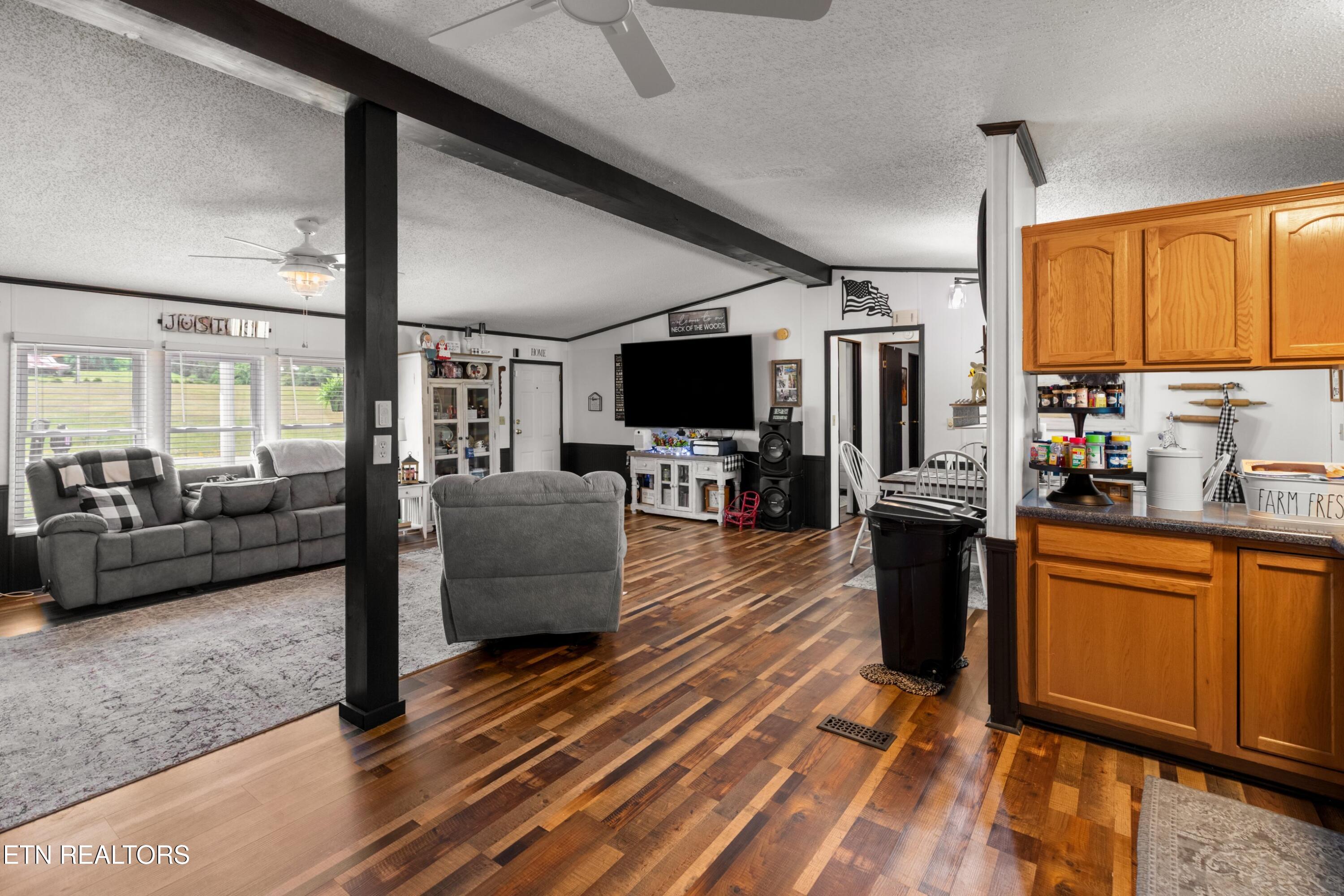 265 Leach Acres Speedwell TN 37870