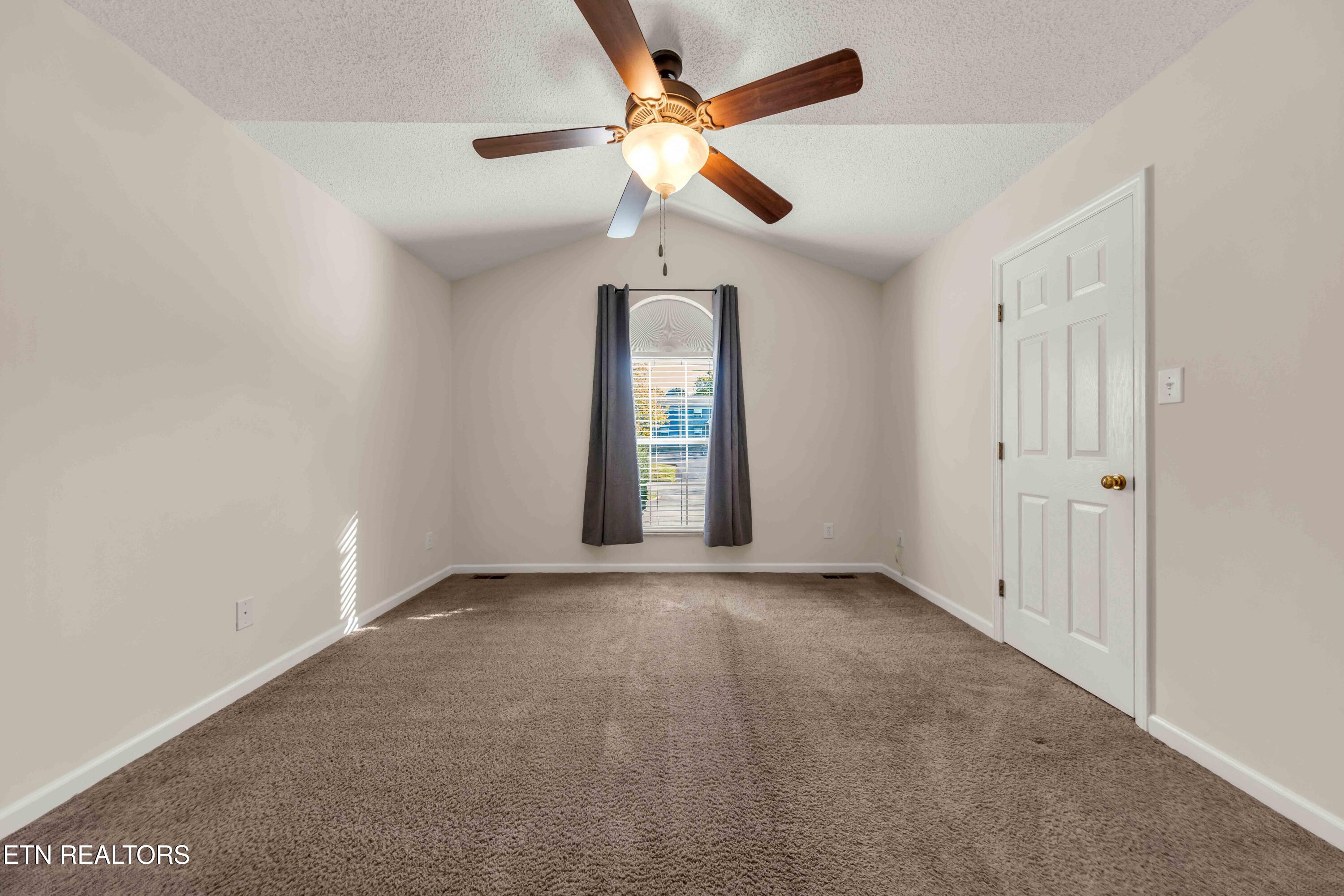 1537 Secretariat Boulevard Knoxville TN 37931