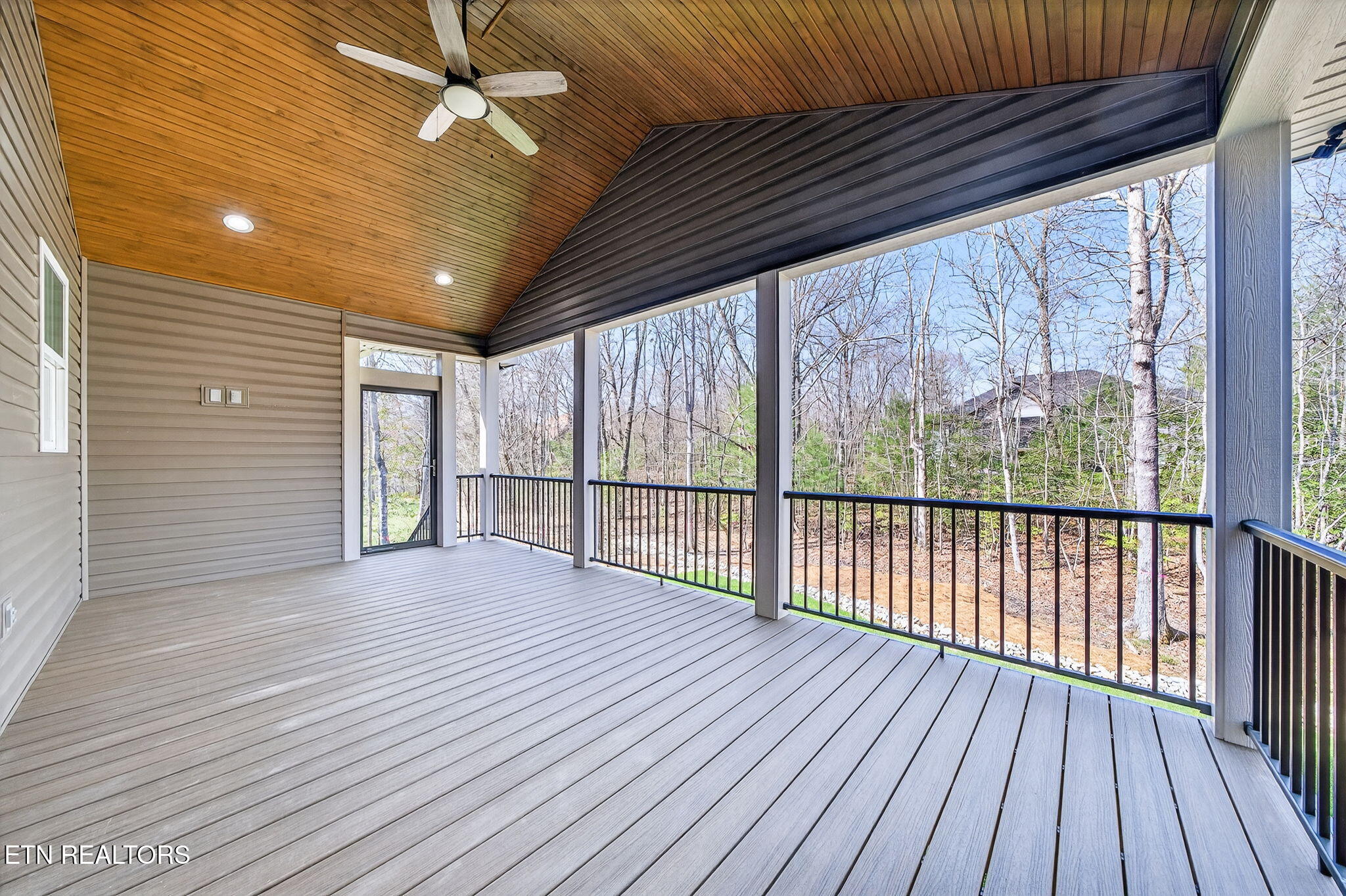 16 Ridgeland Terrace Crossville TN 38558