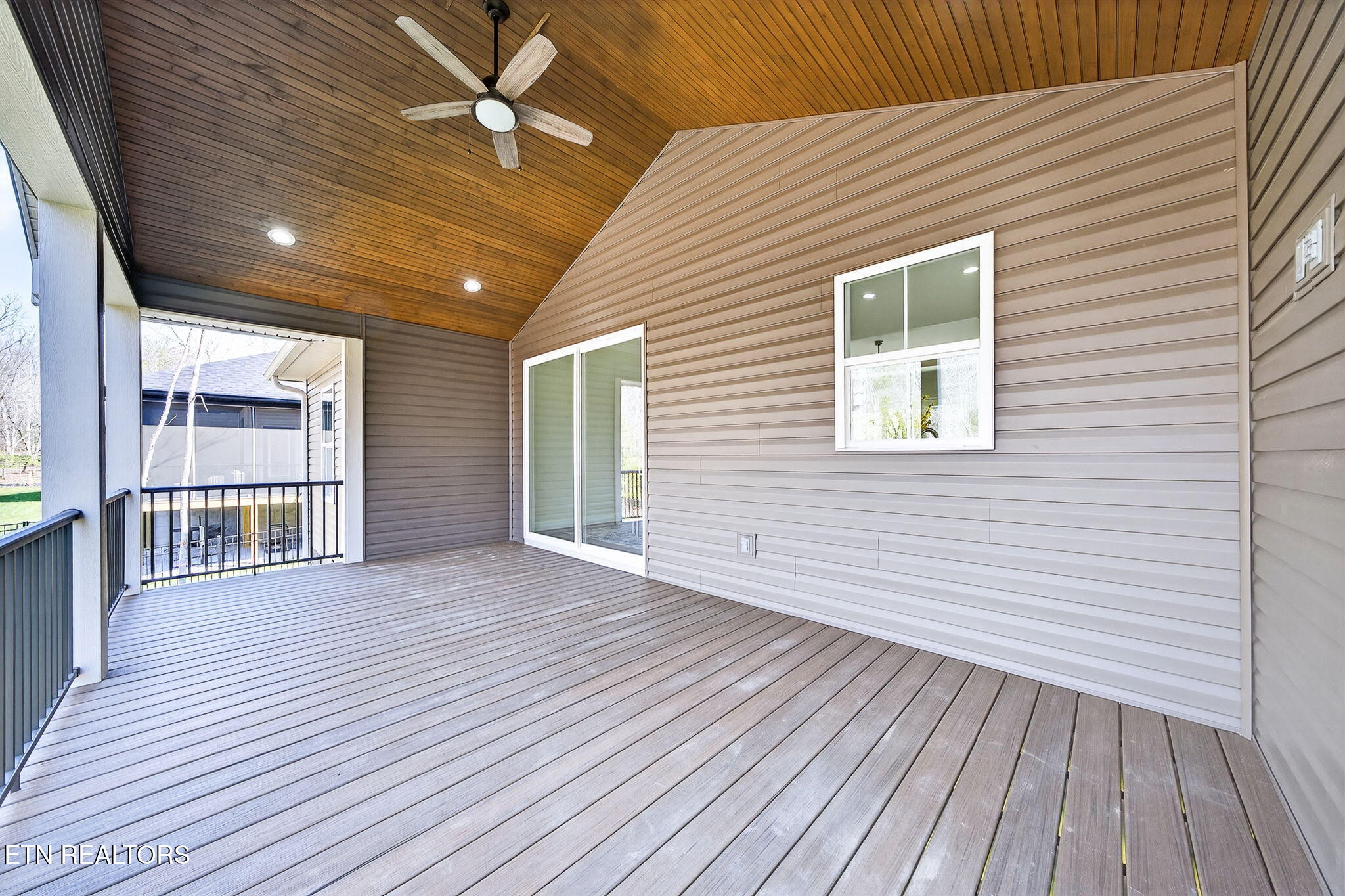 16 Ridgeland Terrace Crossville TN 38558