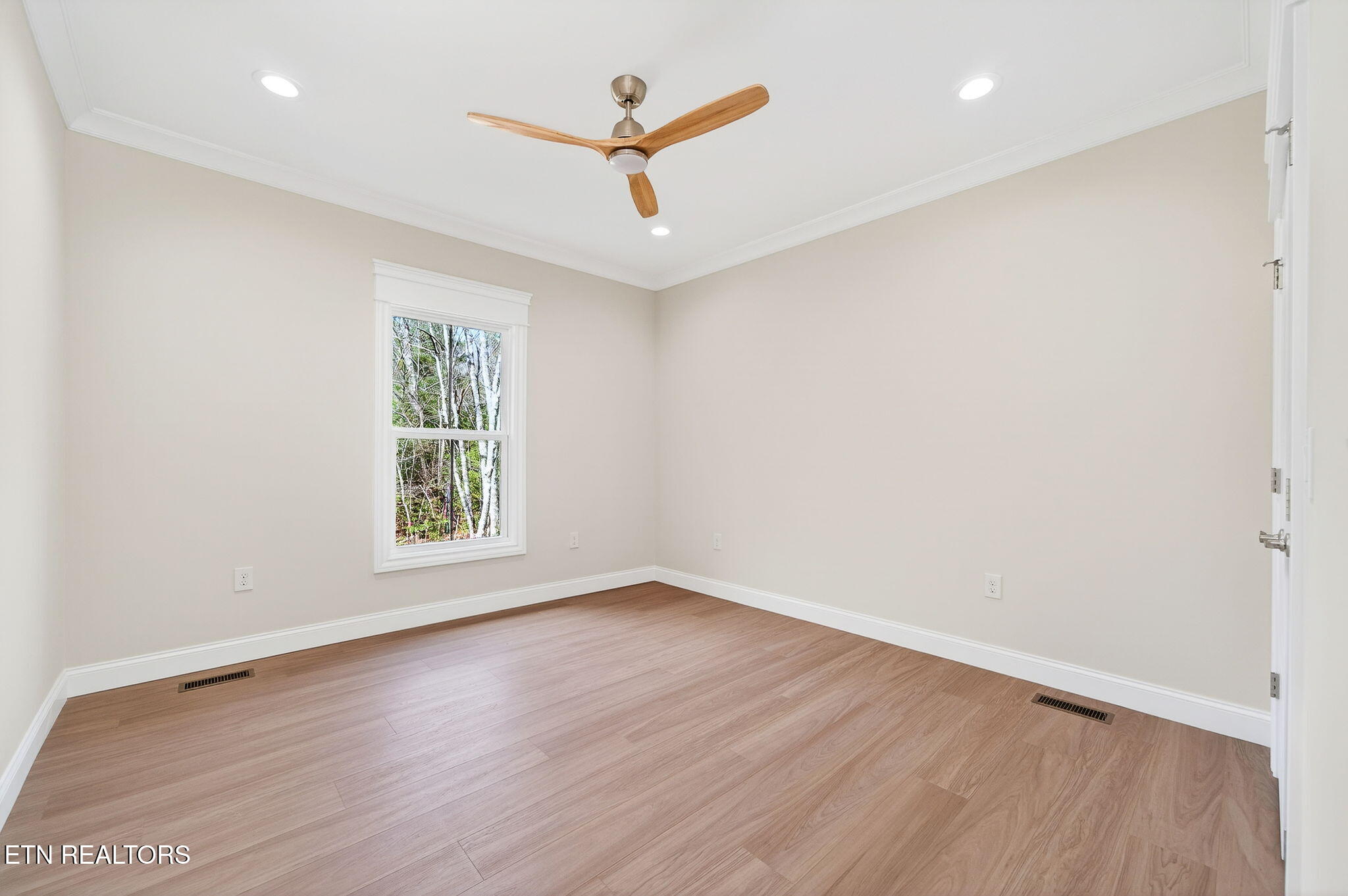 16 Ridgeland Terrace Crossville TN 38558